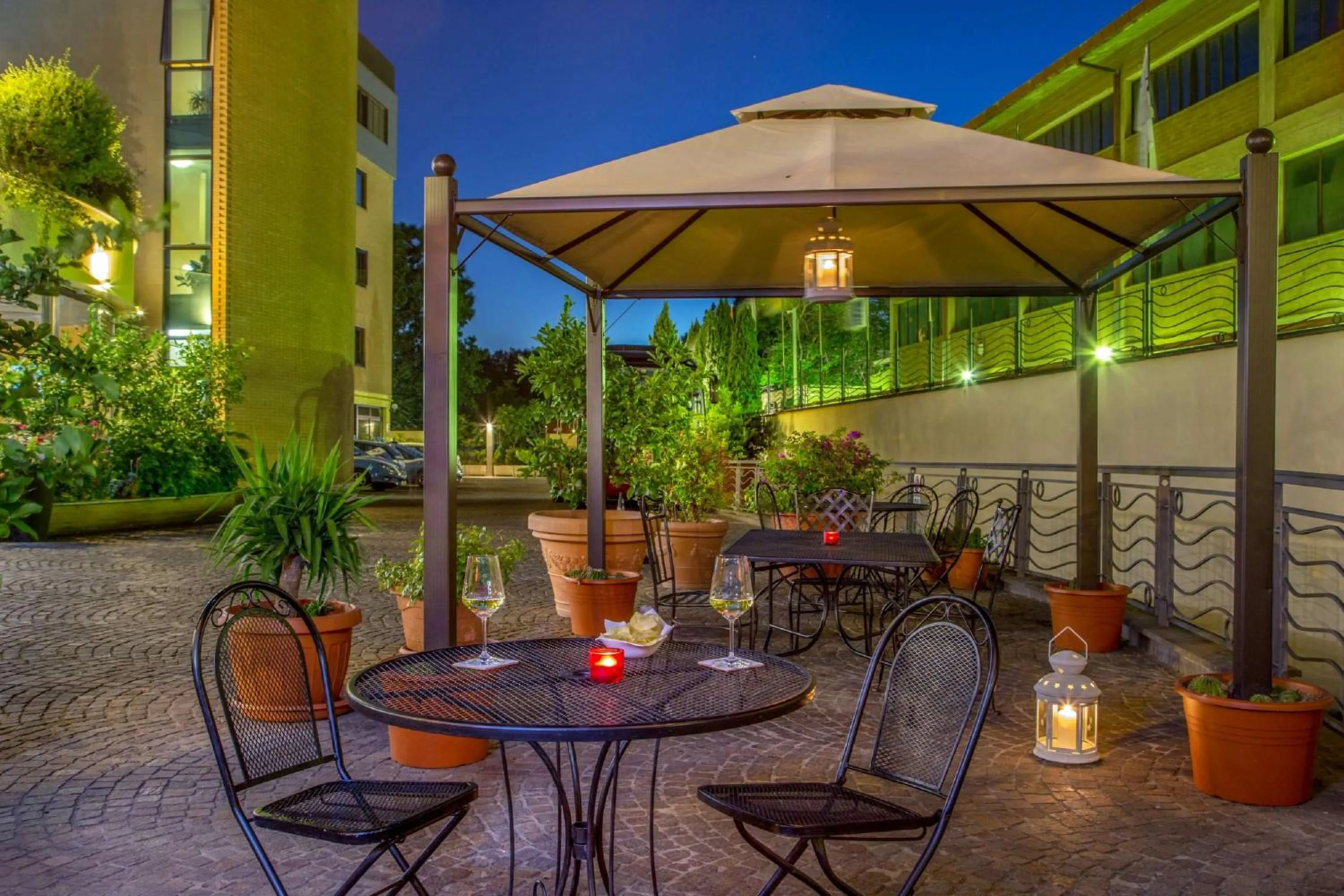 Lounge or bar in Best Western Blu Hotel Roma