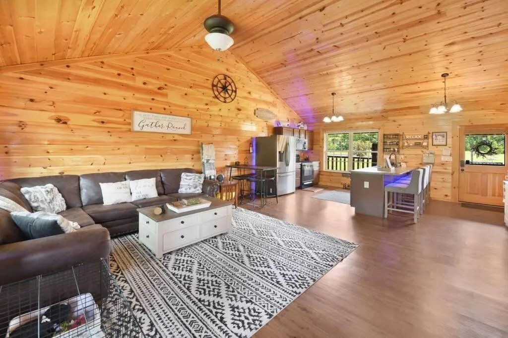 Enchanted Forest Cabin And Teepee! Lights & Laser Show! Private Hot Tub! Unique Stay!