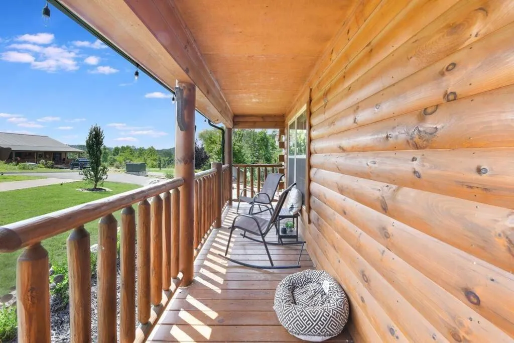 Enchanted Forest Cabin And Teepee! Lights & Laser Show! Private Hot Tub! Unique Stay!