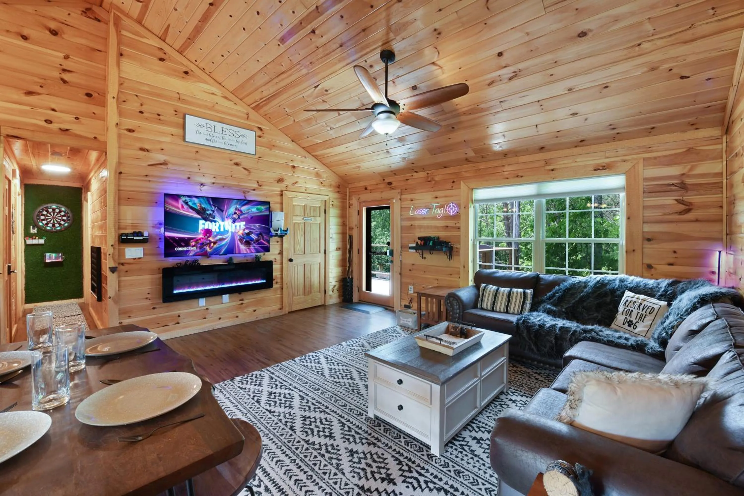 Enchanted Forest Cabin And Teepee! Lights & Laser Show! Private Hot Tub! Unique Stay!