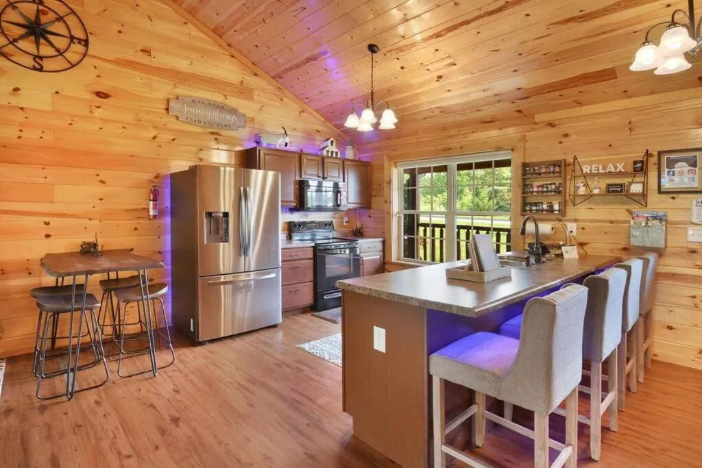 Enchanted Forest Cabin And Teepee! Lights & Laser Show! Private Hot Tub! Unique Stay!