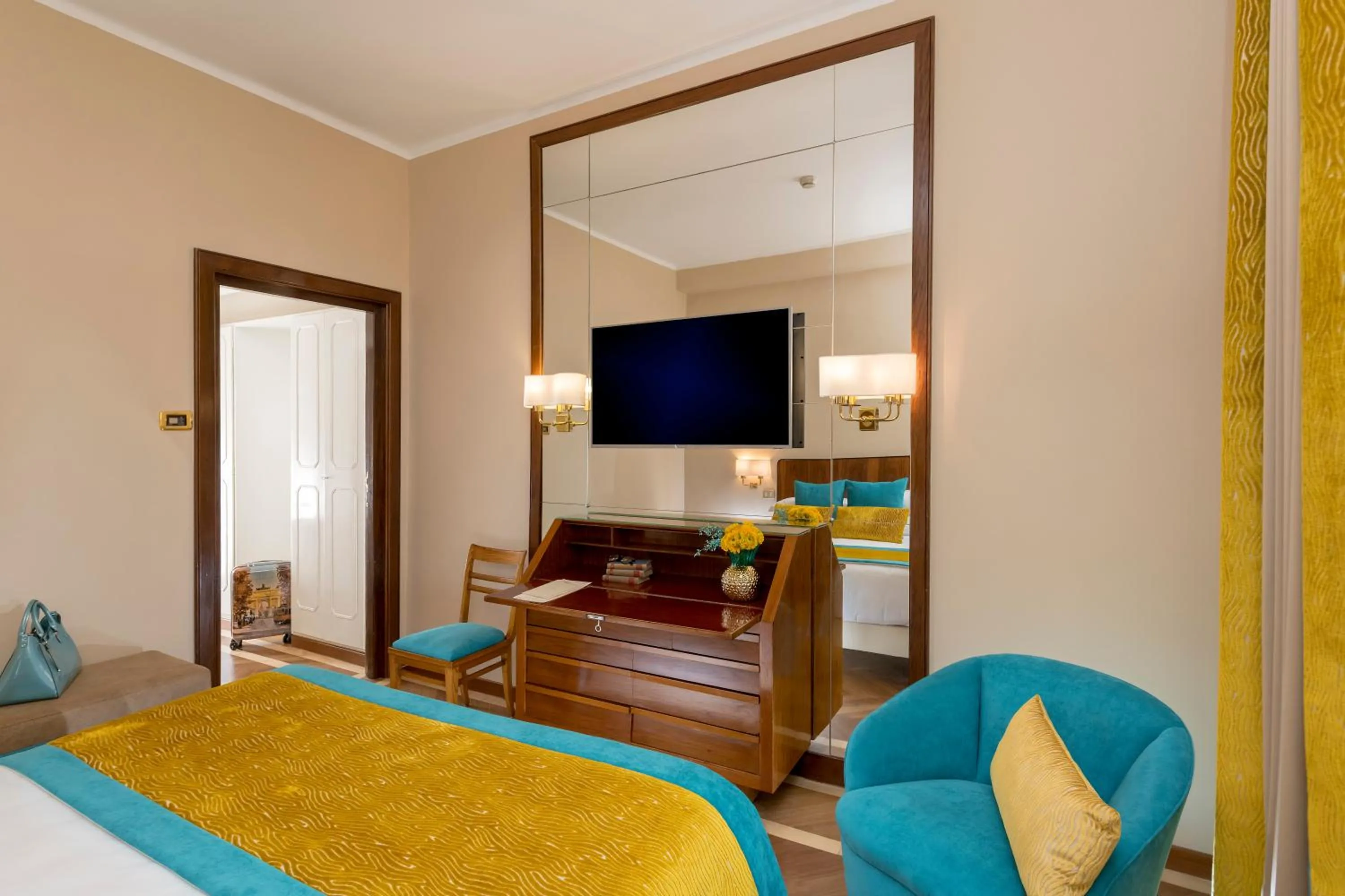 Bedroom, Bed in Bettoja Hotel Mediterraneo