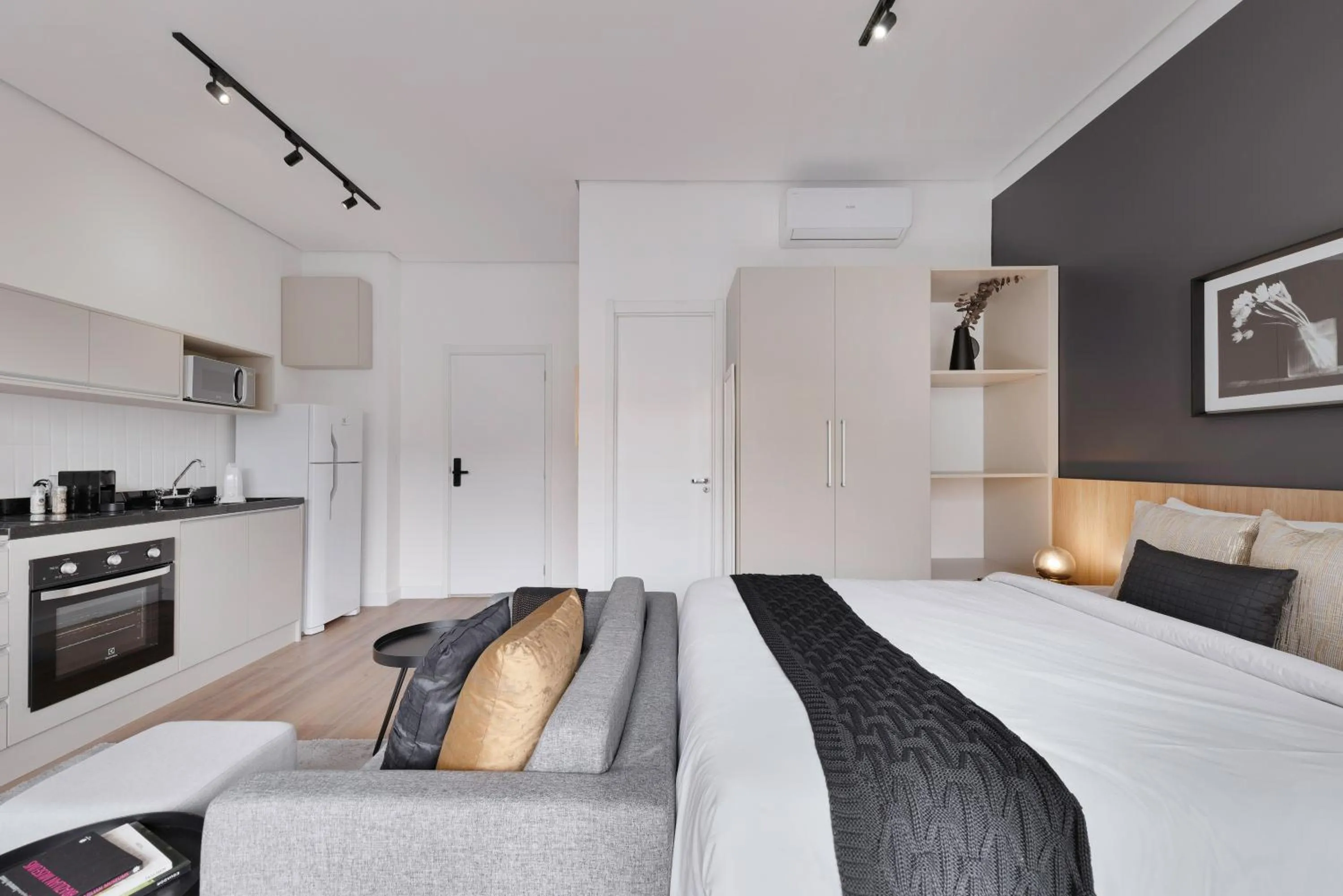 Day, Bed in Charlie Edição Jardim Paulista