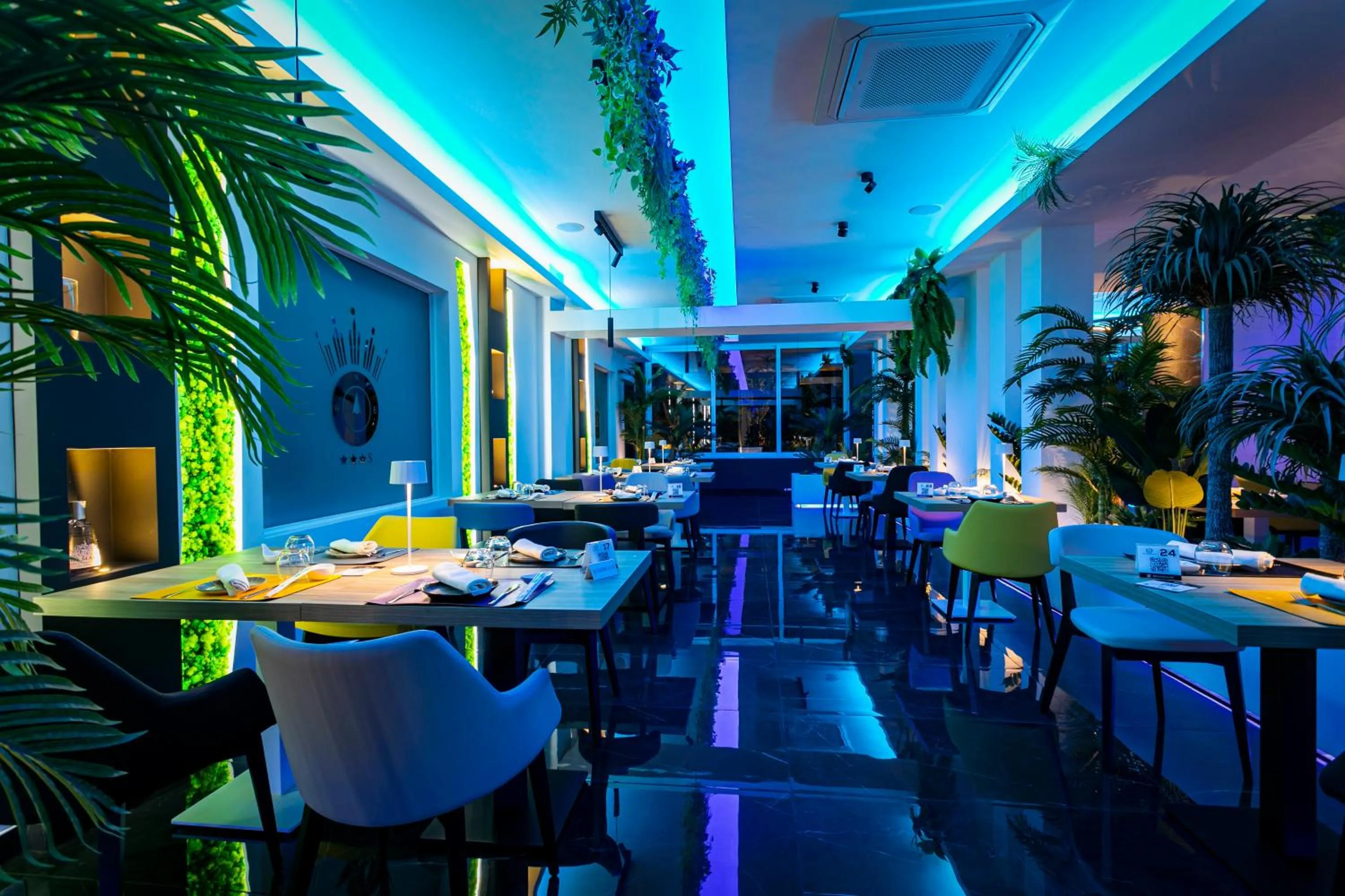 Restaurant/places to eat in La Bussola Hotel Calabria