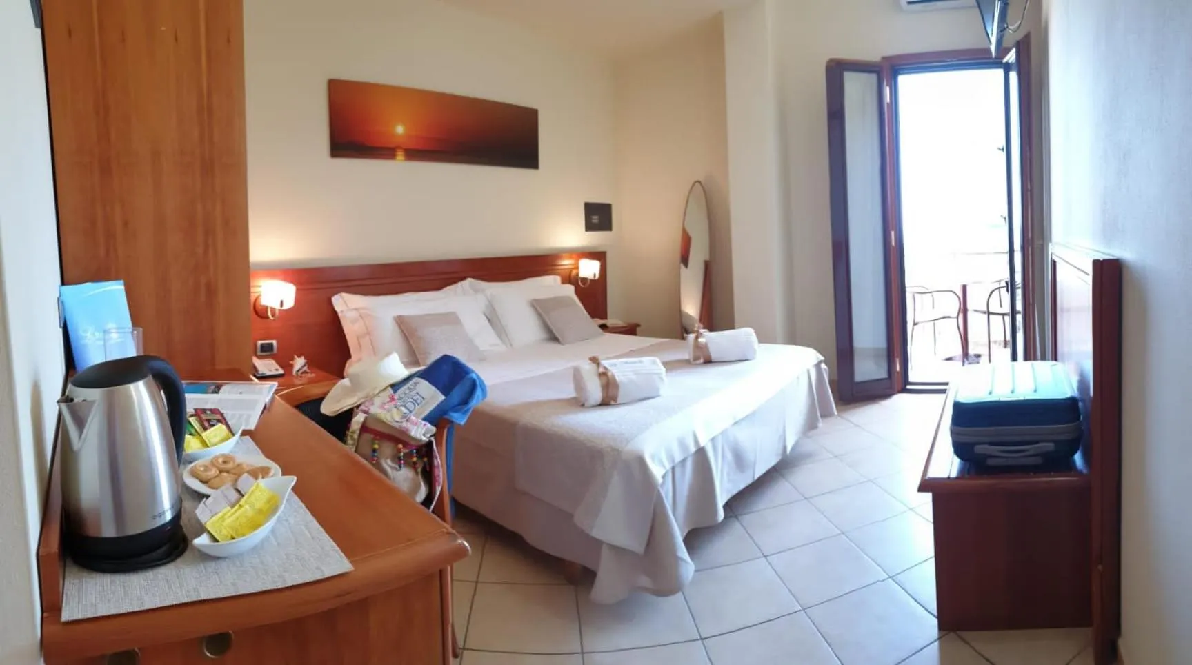 Photo of the whole room, Bed in La Bussola Hotel Calabria