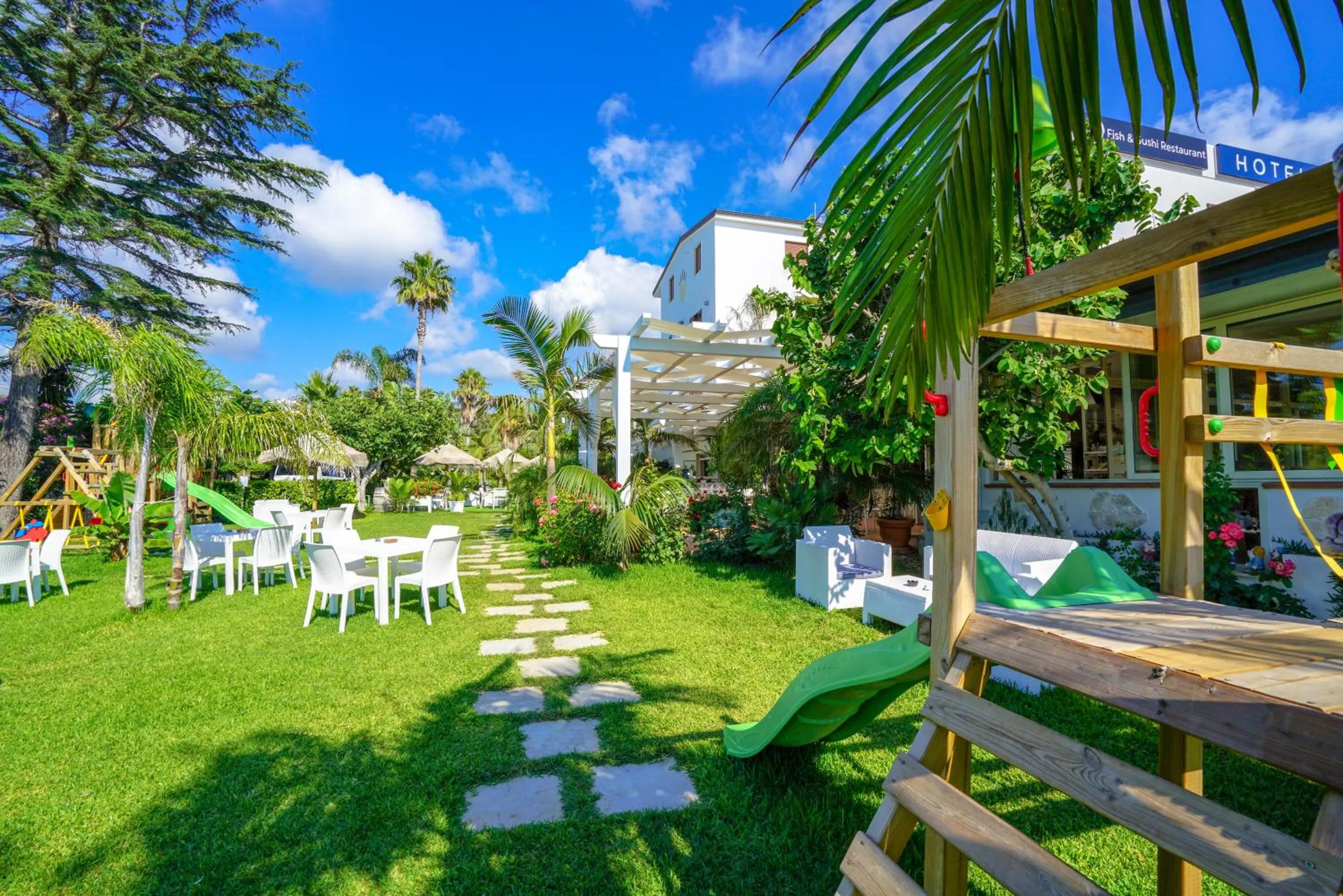 Garden in La Bussola Hotel Calabria