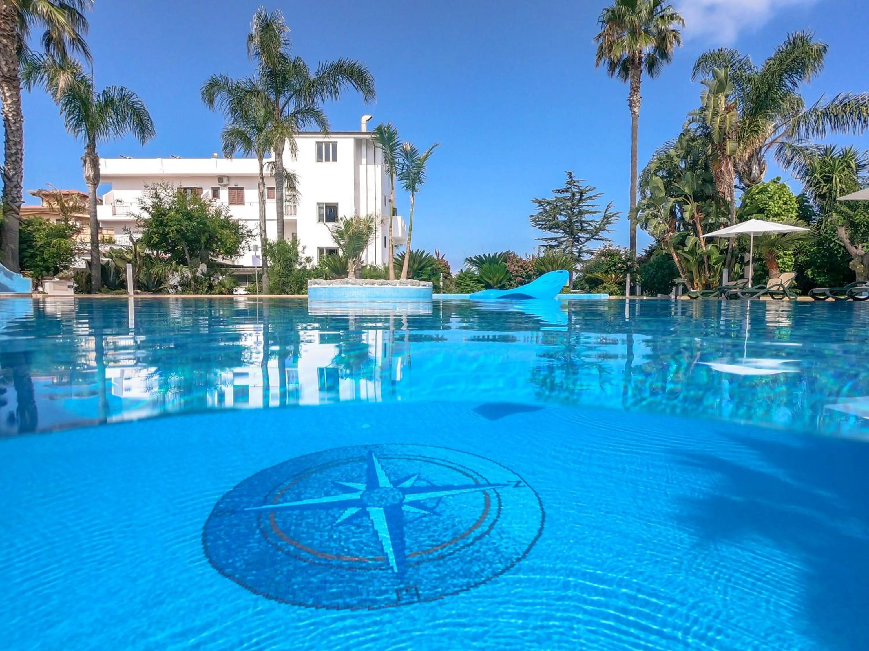 Swimming pool in La Bussola Hotel Calabria