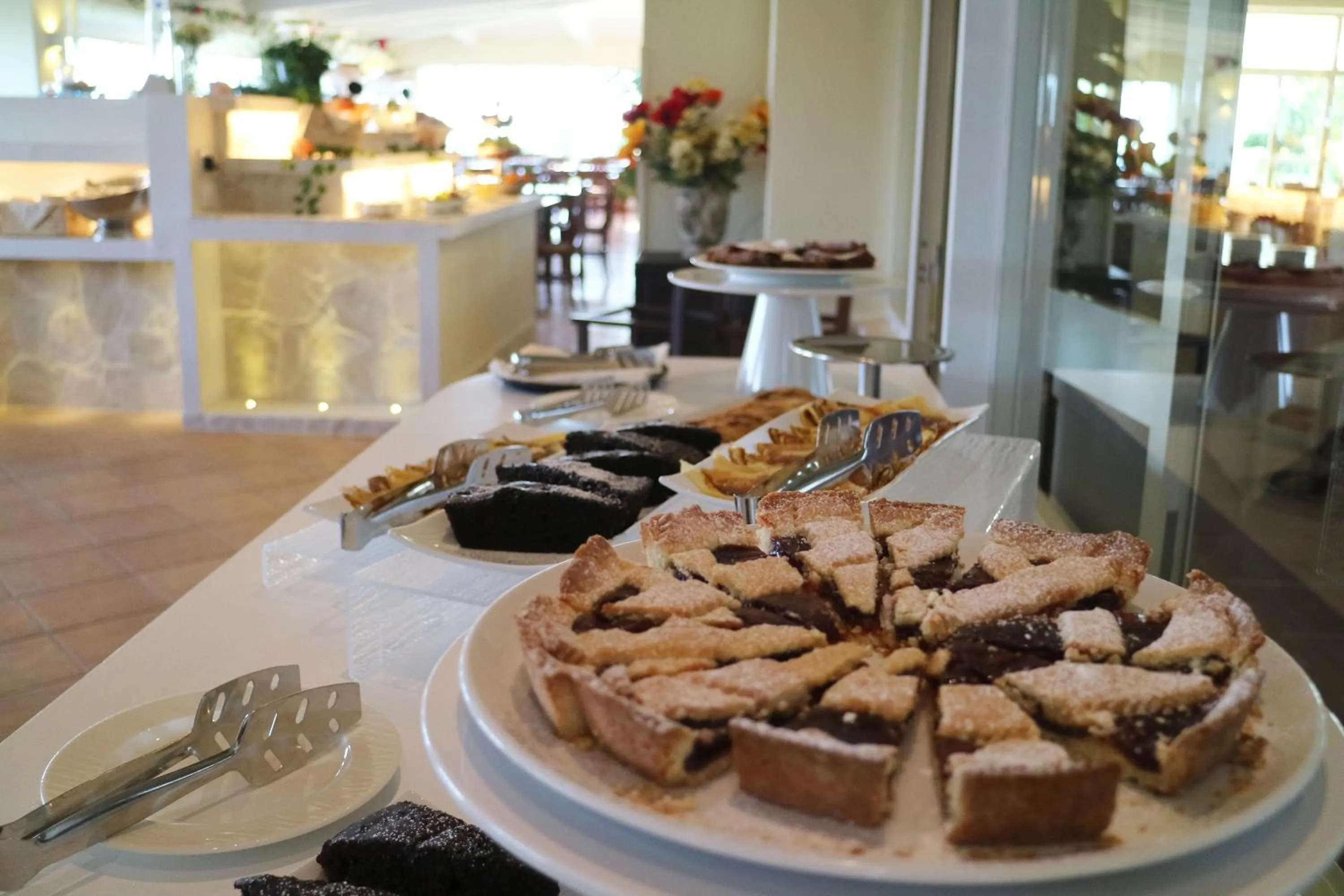 Buffet breakfast in La Bussola Hotel Calabria