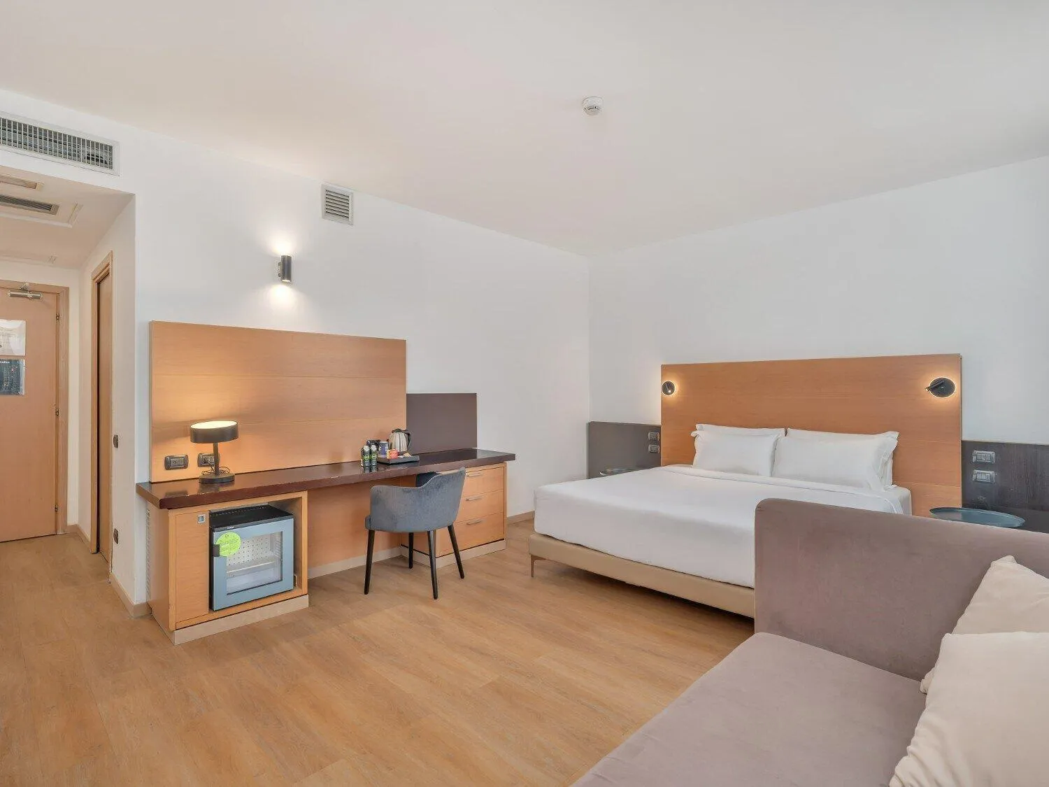 Photo of the whole room, Bed in B&B HOTEL Milano Cologno Studios