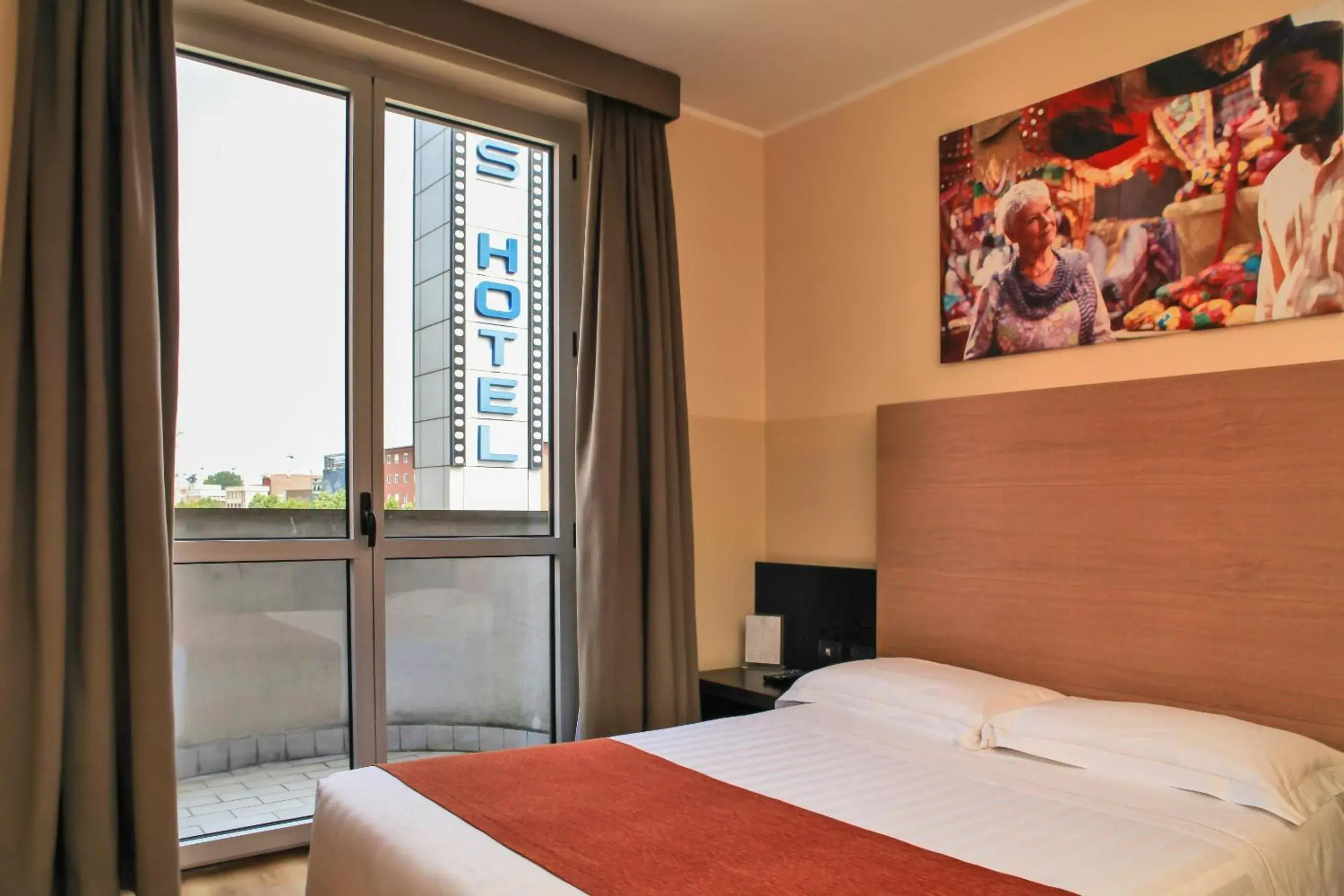 Double Room with French Bed in B&B HOTEL Milano Cologno Studios Double Room with French Bed in B&B HOTEL Milano Cologno Studios