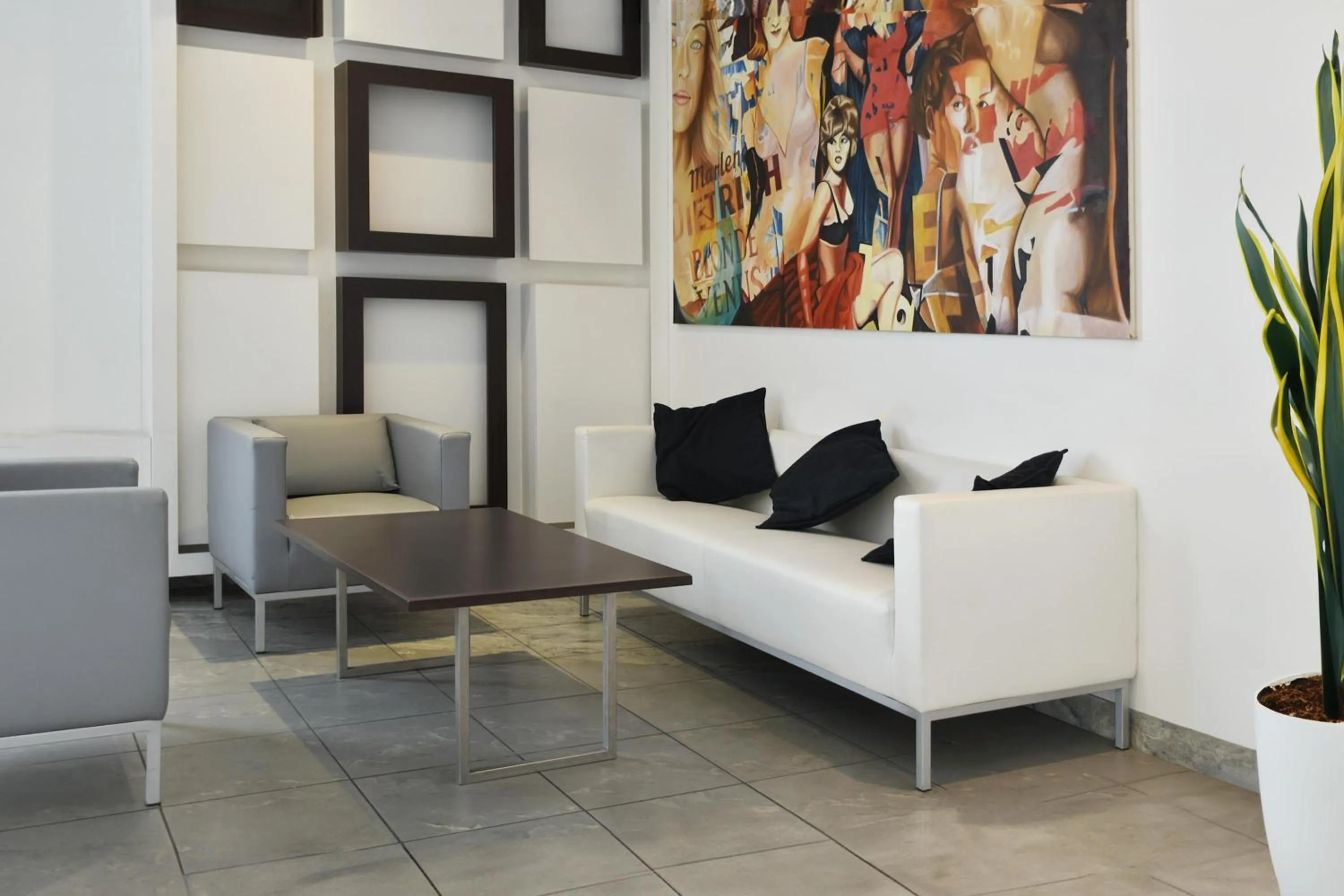 Lobby or reception in B&B HOTEL Milano Cologno Studios