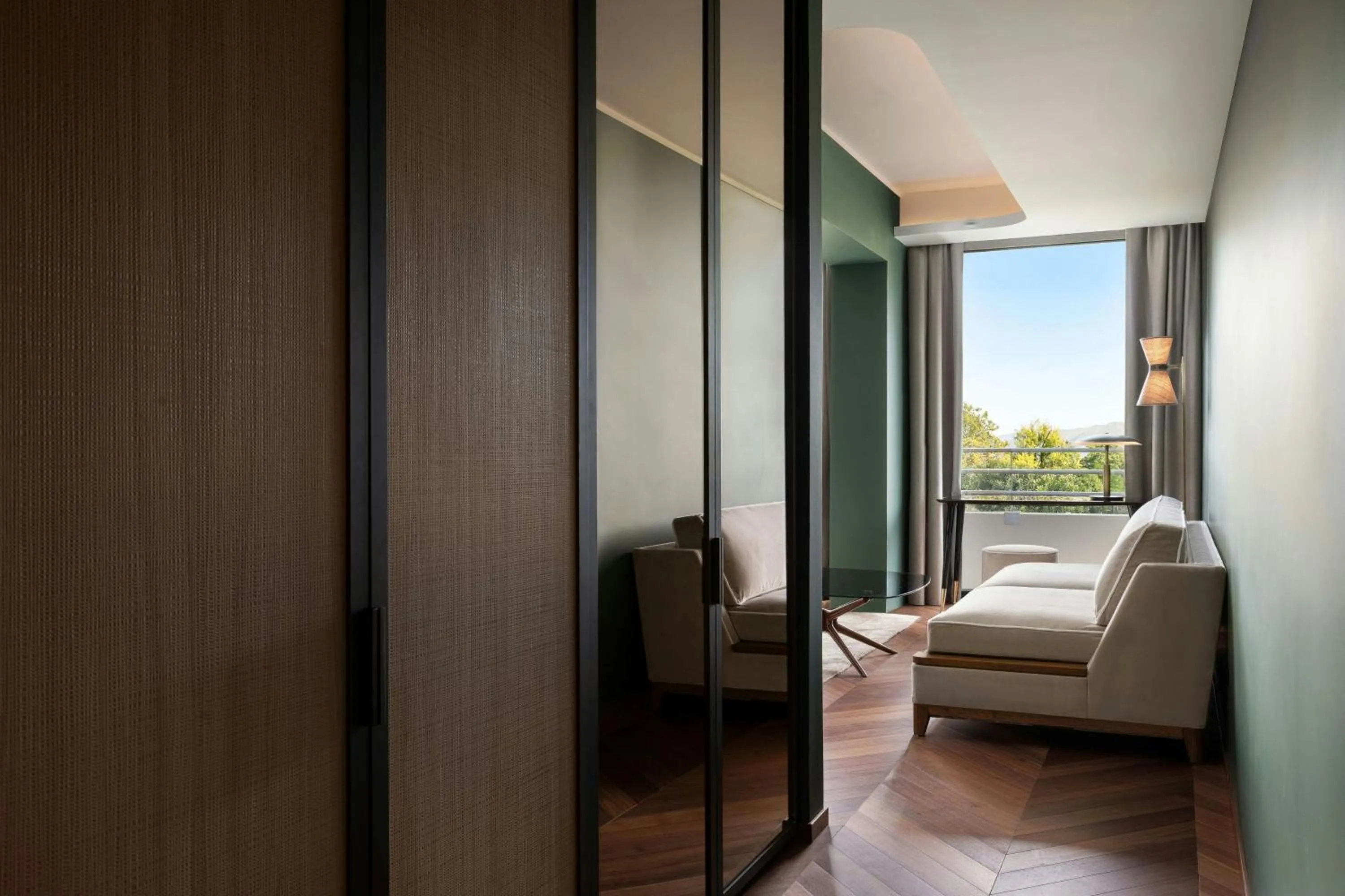 Photo of the whole room in Sheraton Lake Como Hotel