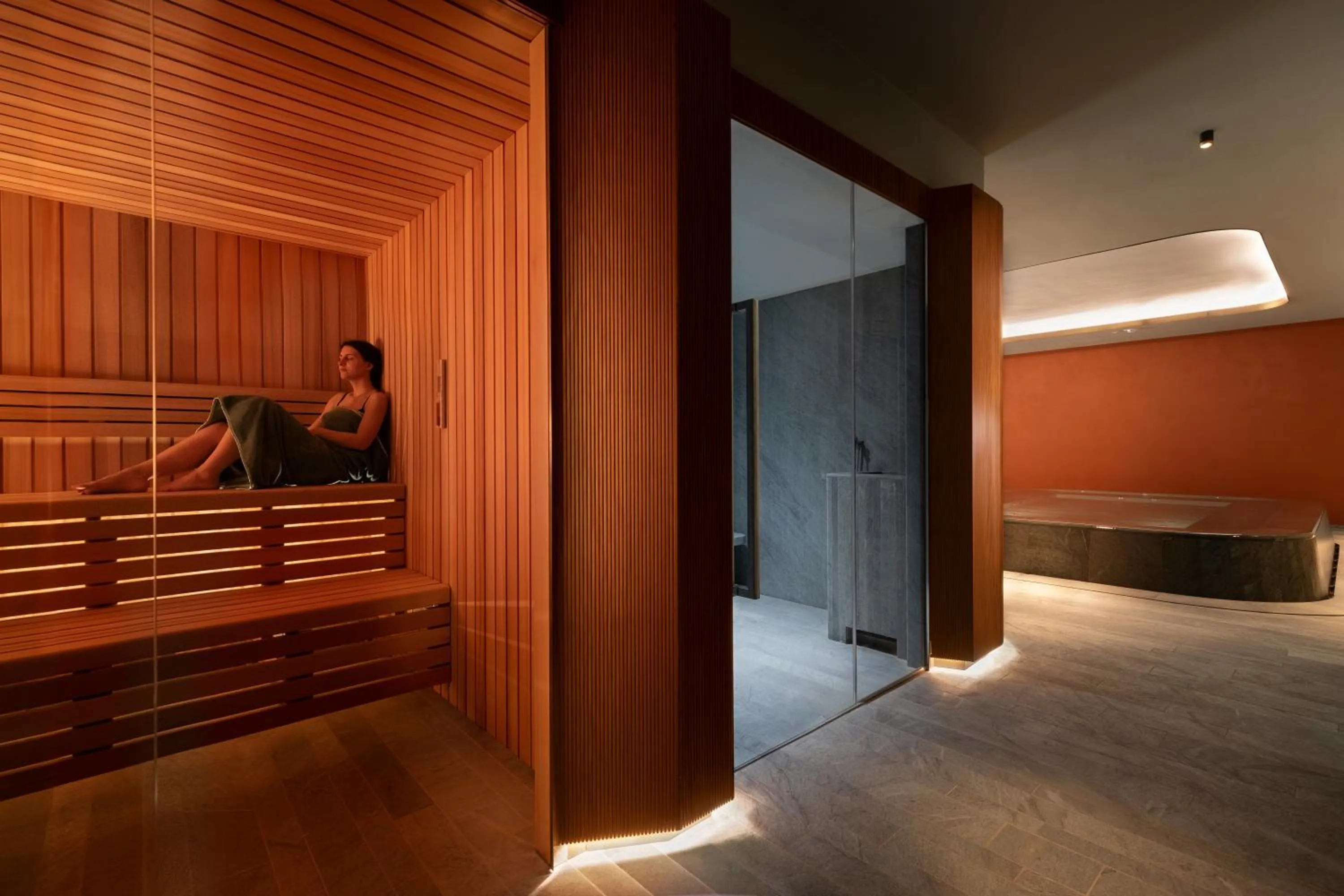 Sauna, Bed in Sheraton Lake Como Hotel