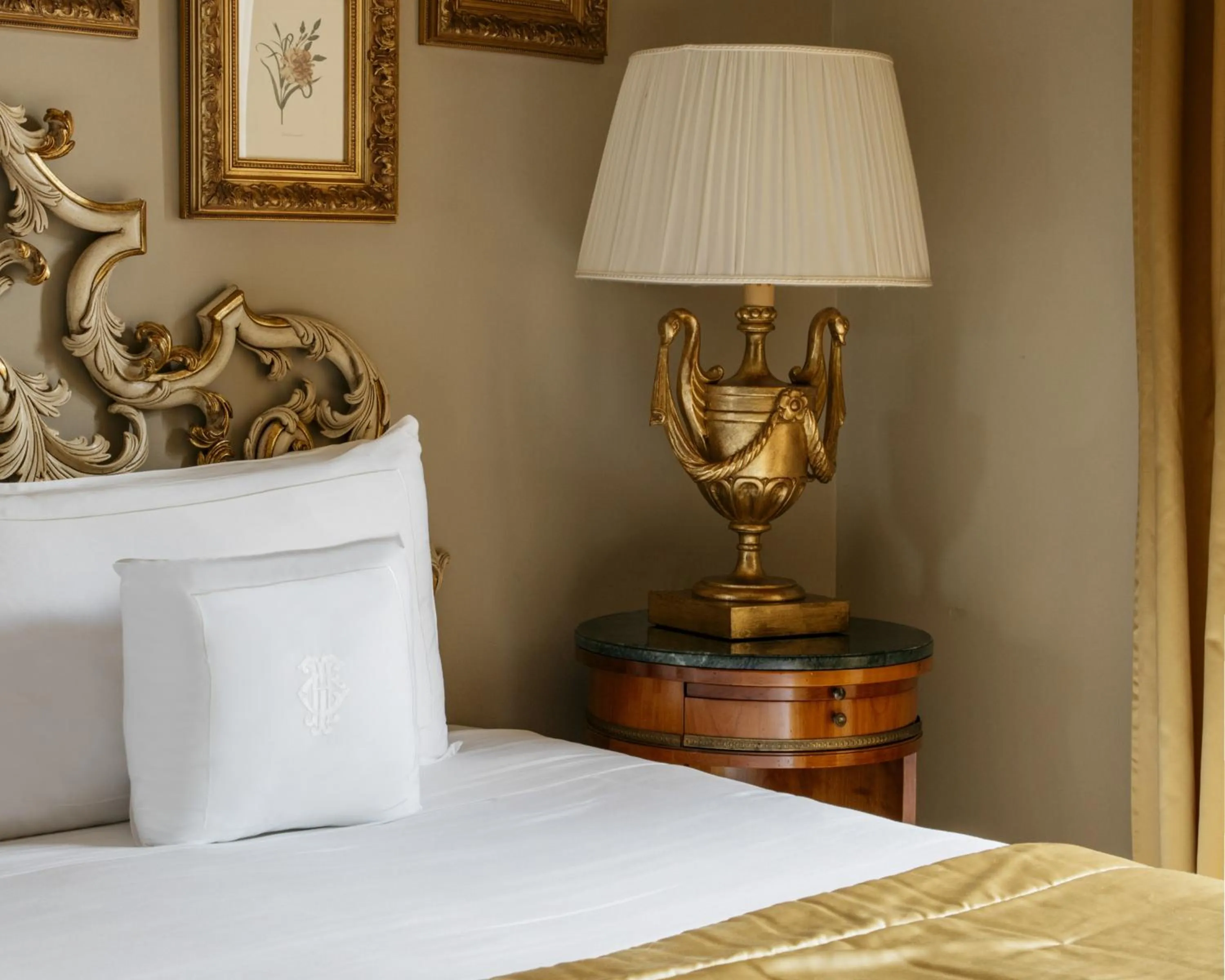 Decorative detail, Bed in Grand Hotel Tremezzo