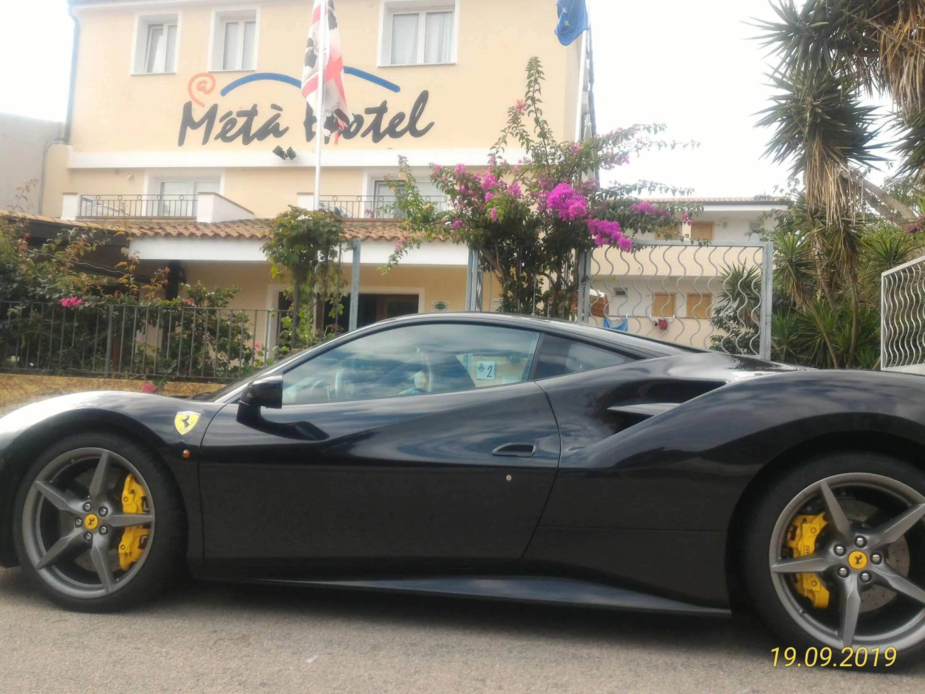 Parking in Meta Hotel