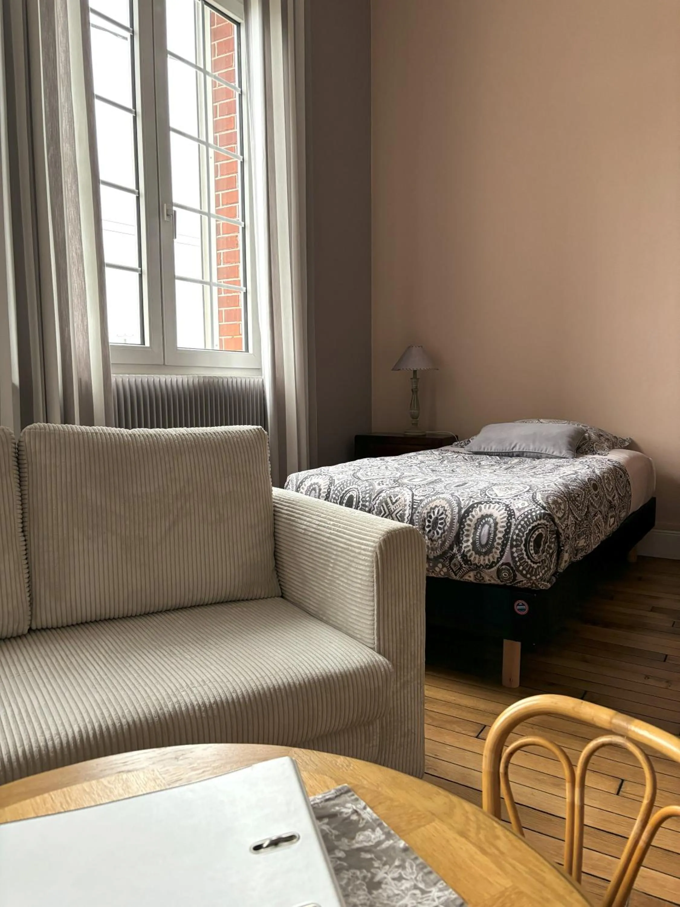 Seating area, Bed in Ferme De Bonavis