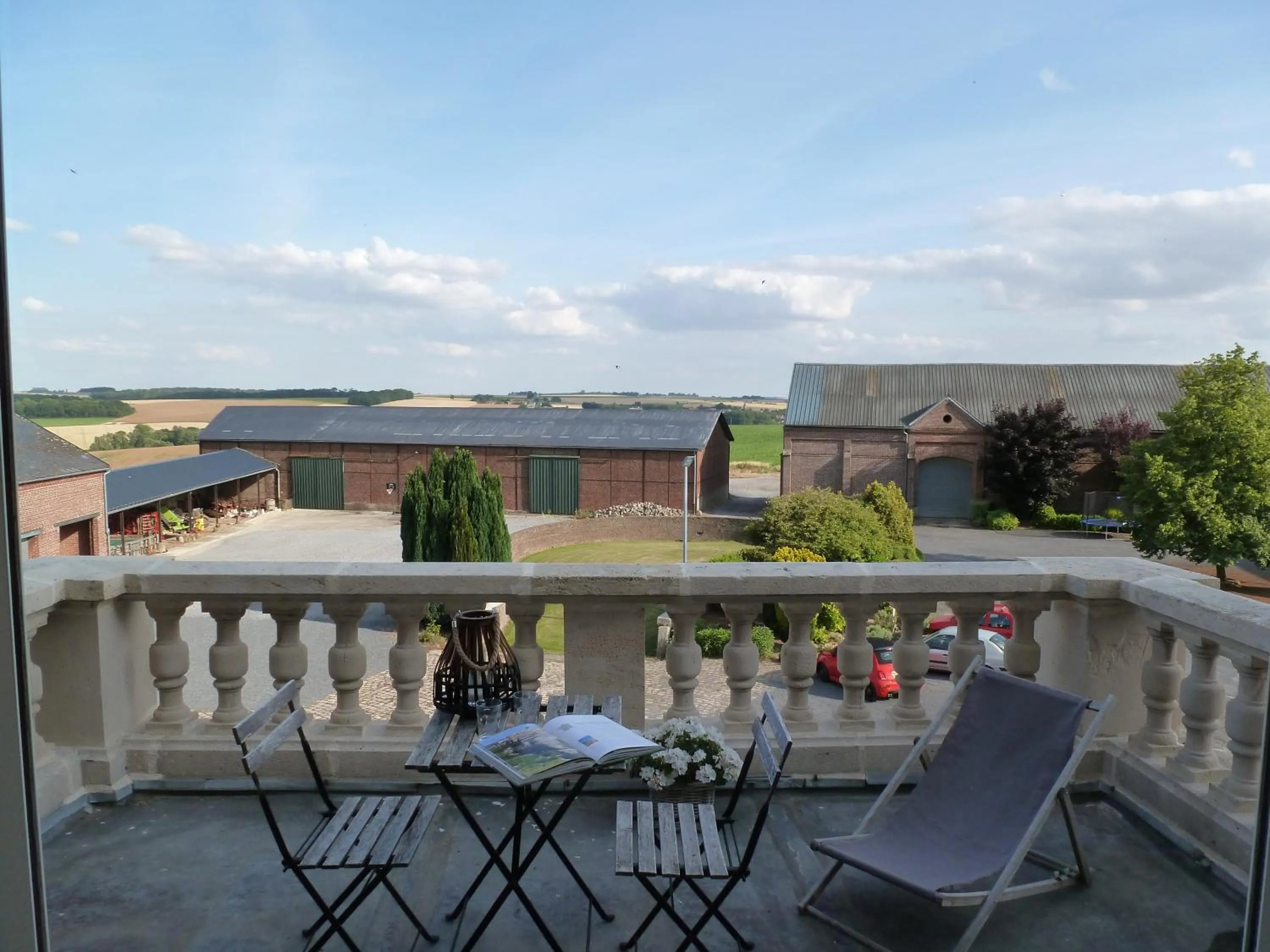 Inner courtyard view in Ferme De Bonavis
