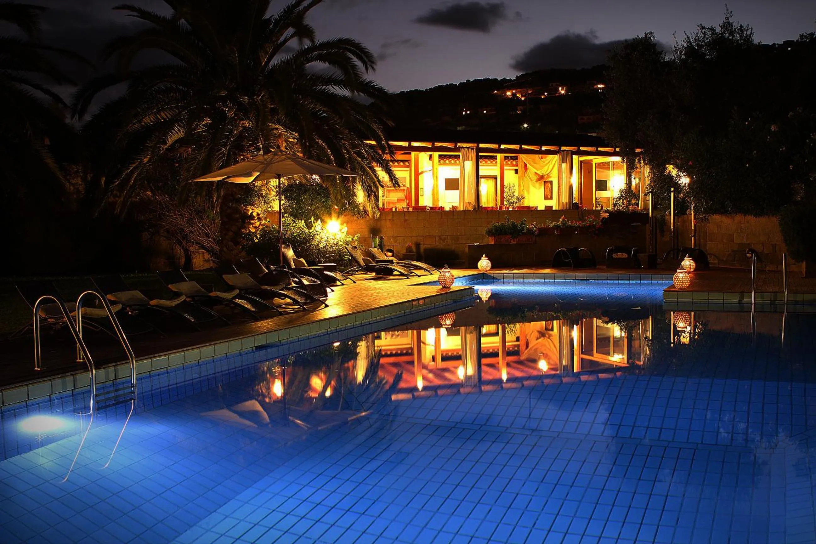 Night in Albaruja Hotel