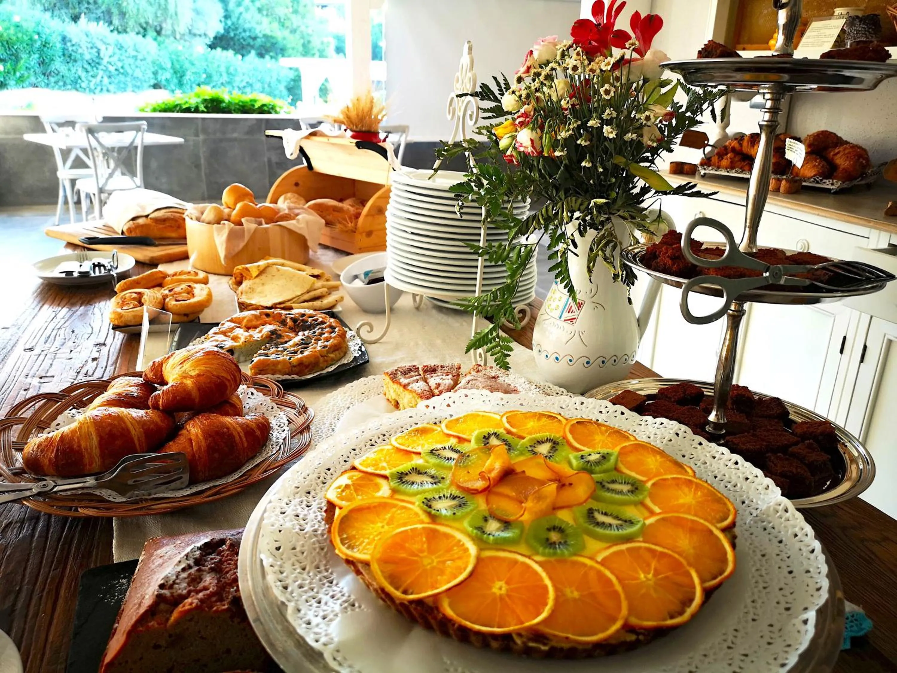 Continental breakfast in Albaruja Hotel