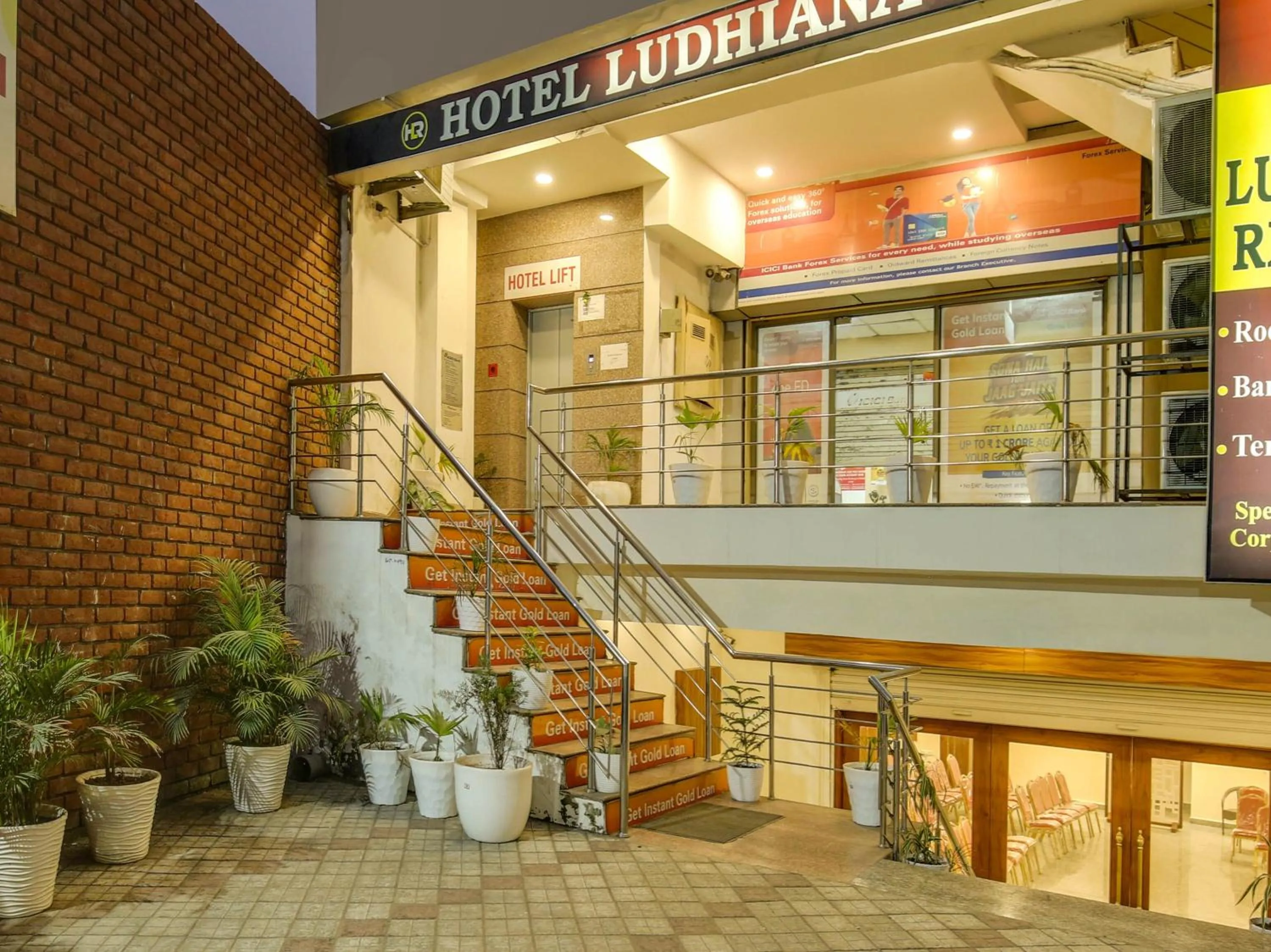 Facade/entrance in Hotel Ludhiana Regency