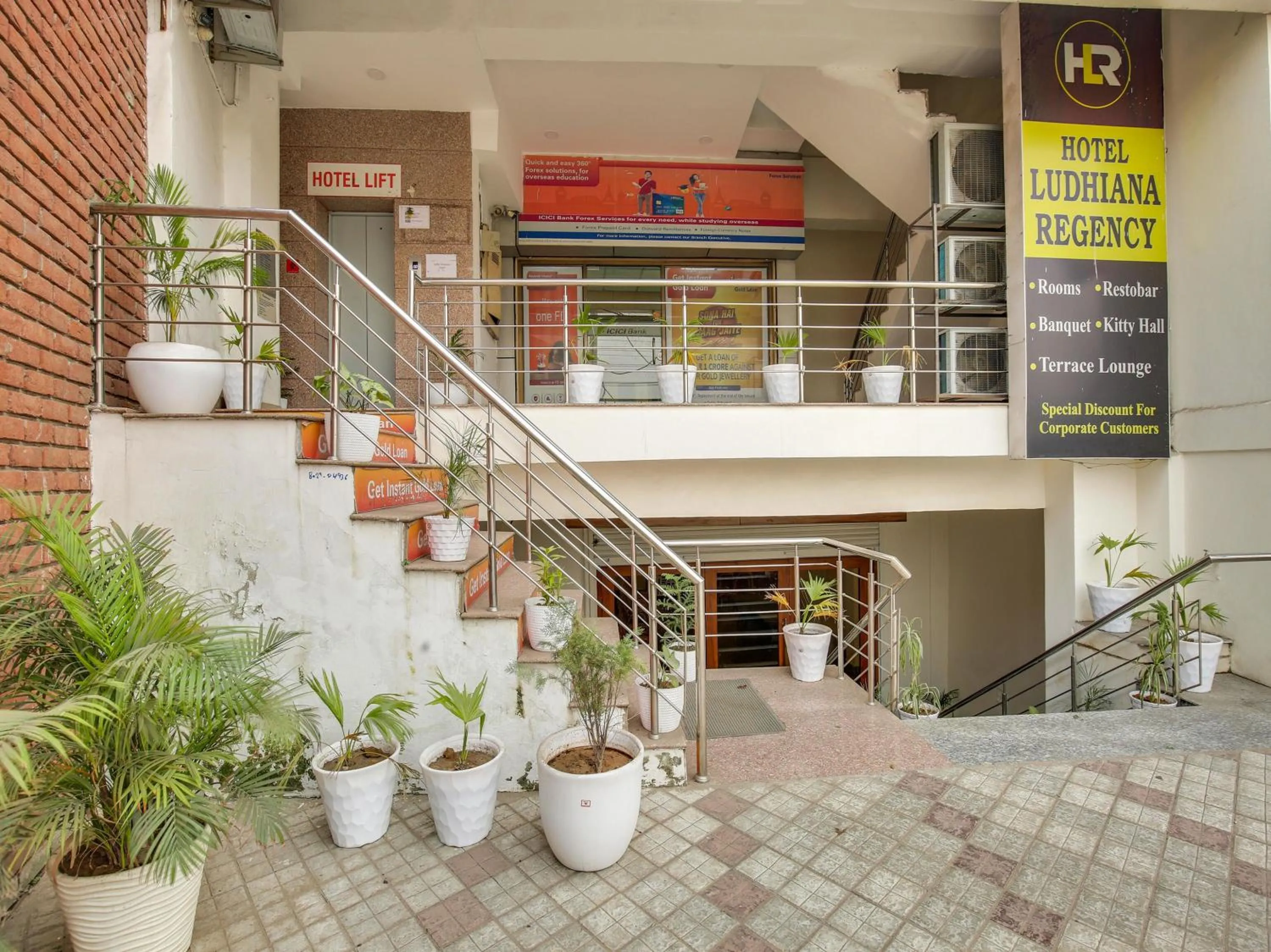 Facade/entrance in Hotel Ludhiana Regency