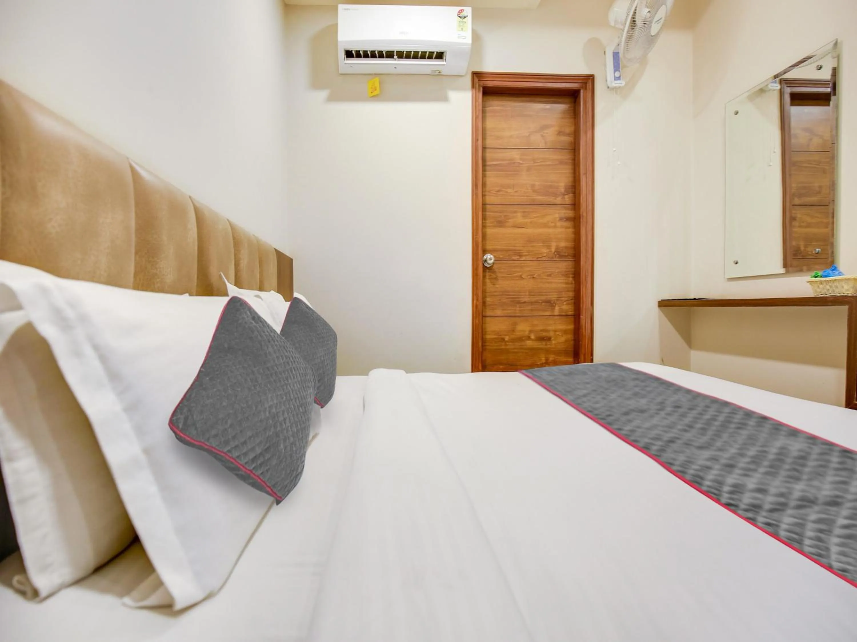 Bed in Hotel Ludhiana Regency