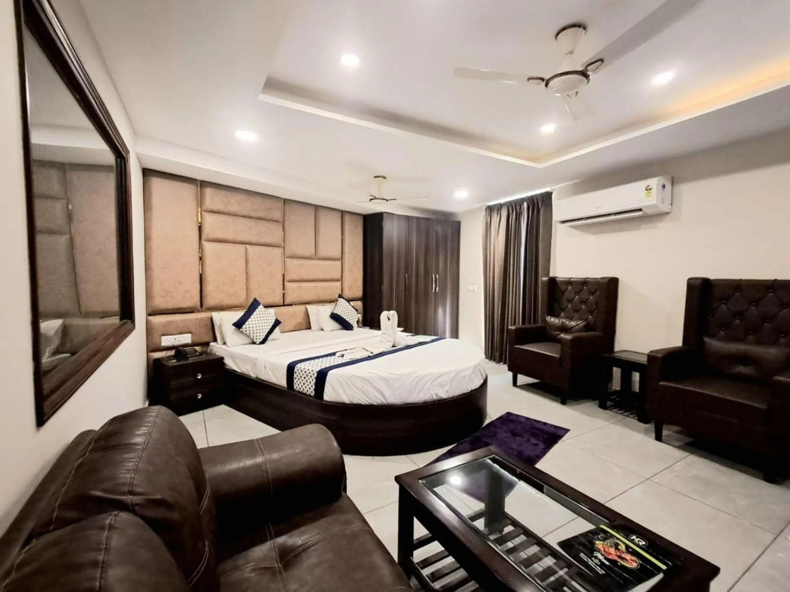 Bed in Hotel Ludhiana Regency
