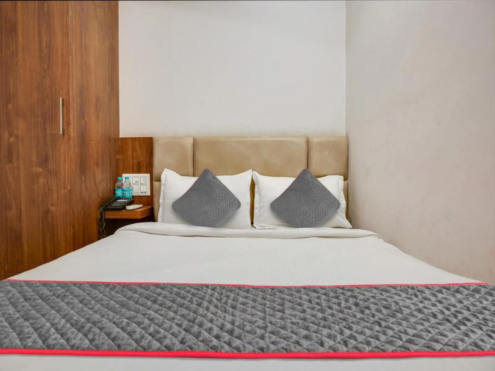 Bedroom, Bed in Hotel Ludhiana Regency