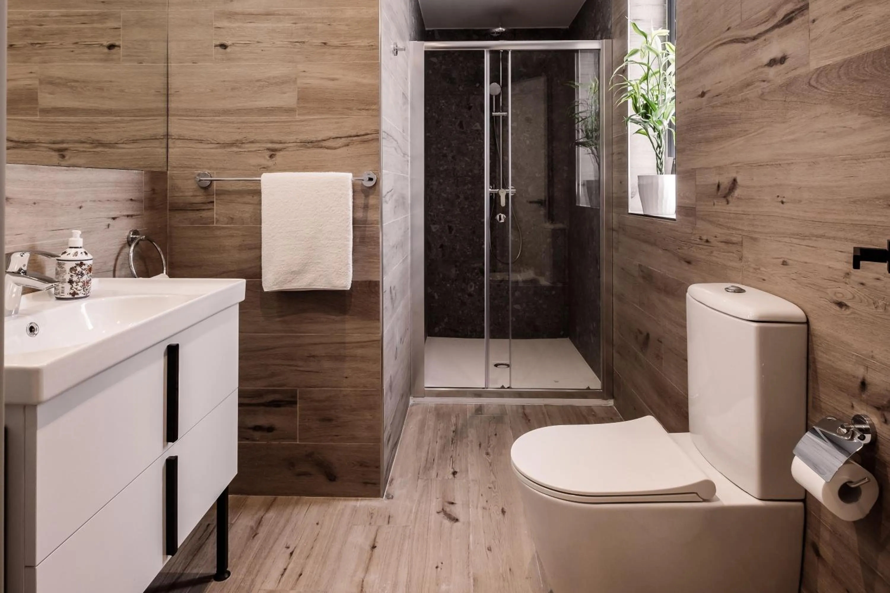 Bathroom in Amery House