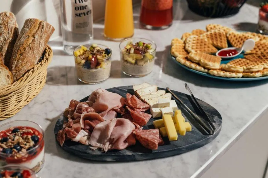 Breakfast in Amery House