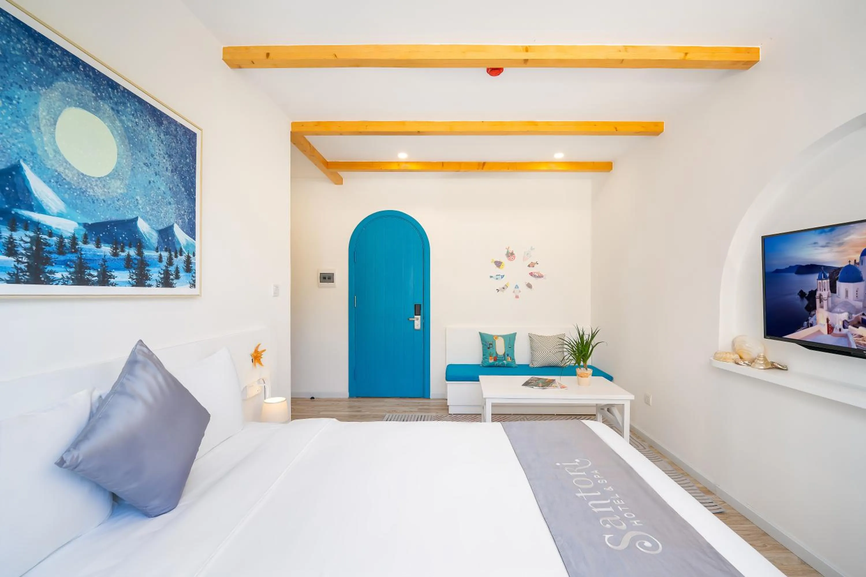 Photo of the whole room in Santori Hotel And Spa