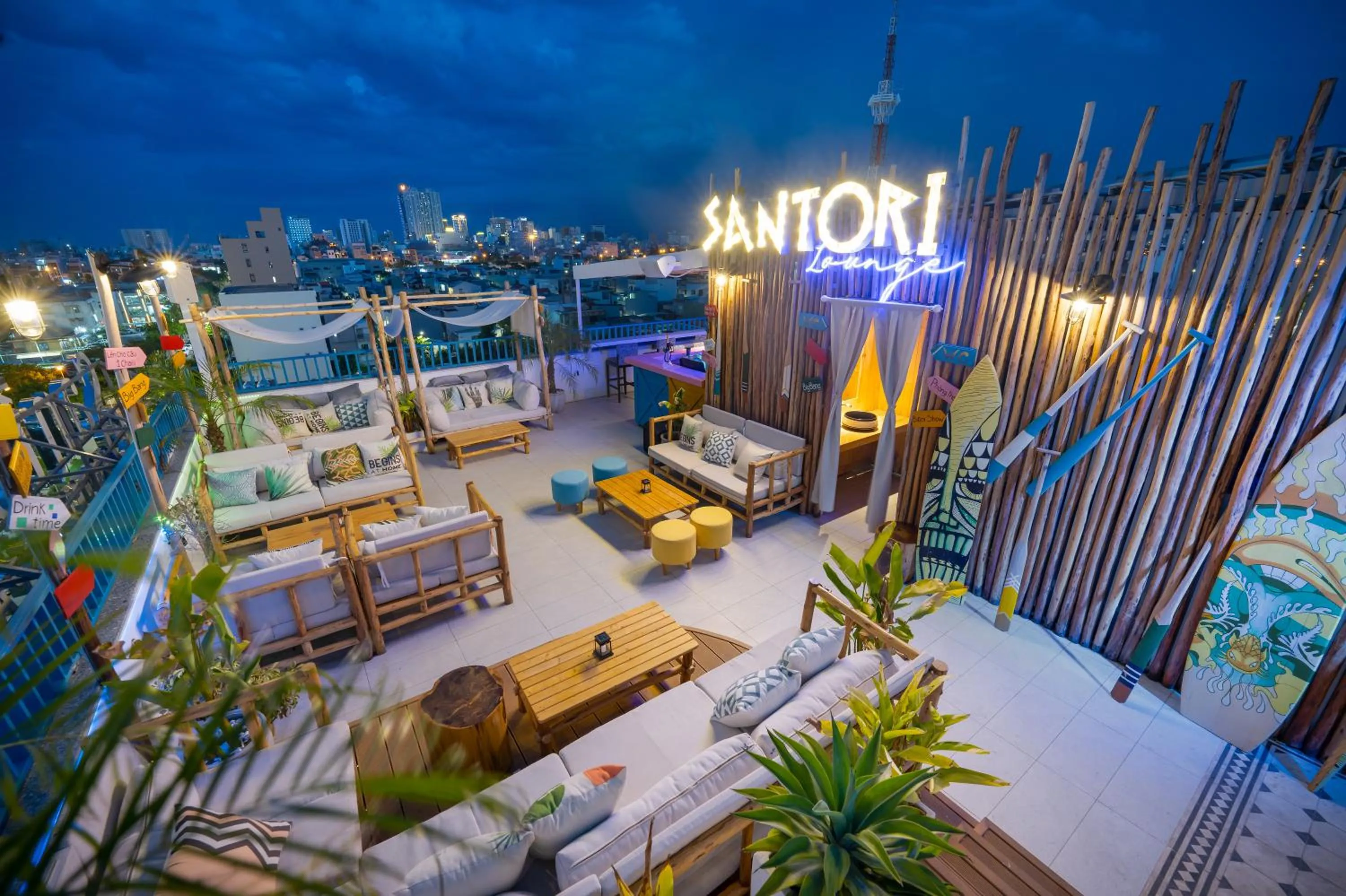 Entertainment in Santori Hotel And Spa