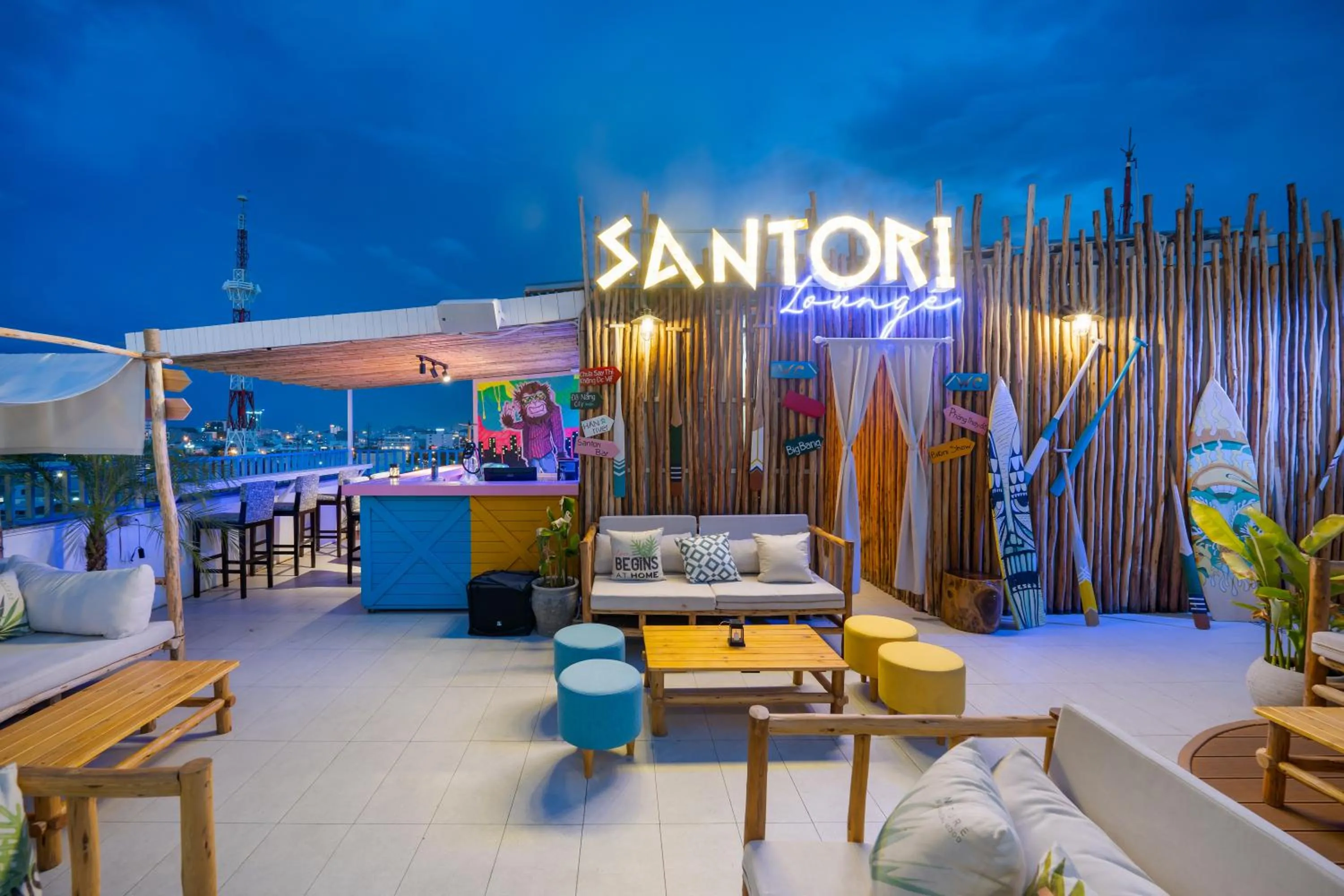 Entertainment in Santori Hotel And Spa