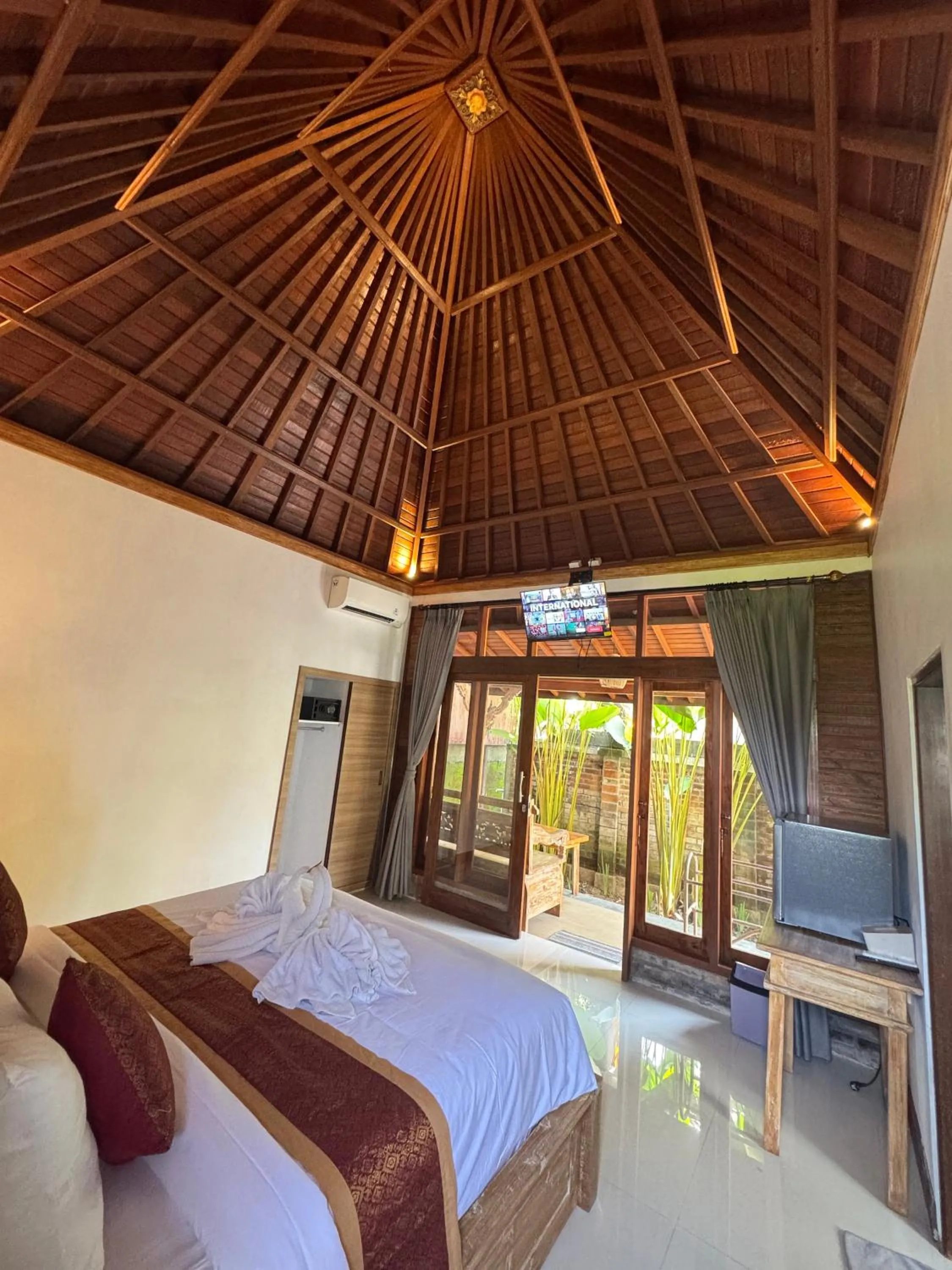 Property building, Bed in Sridewi Villas Ubud