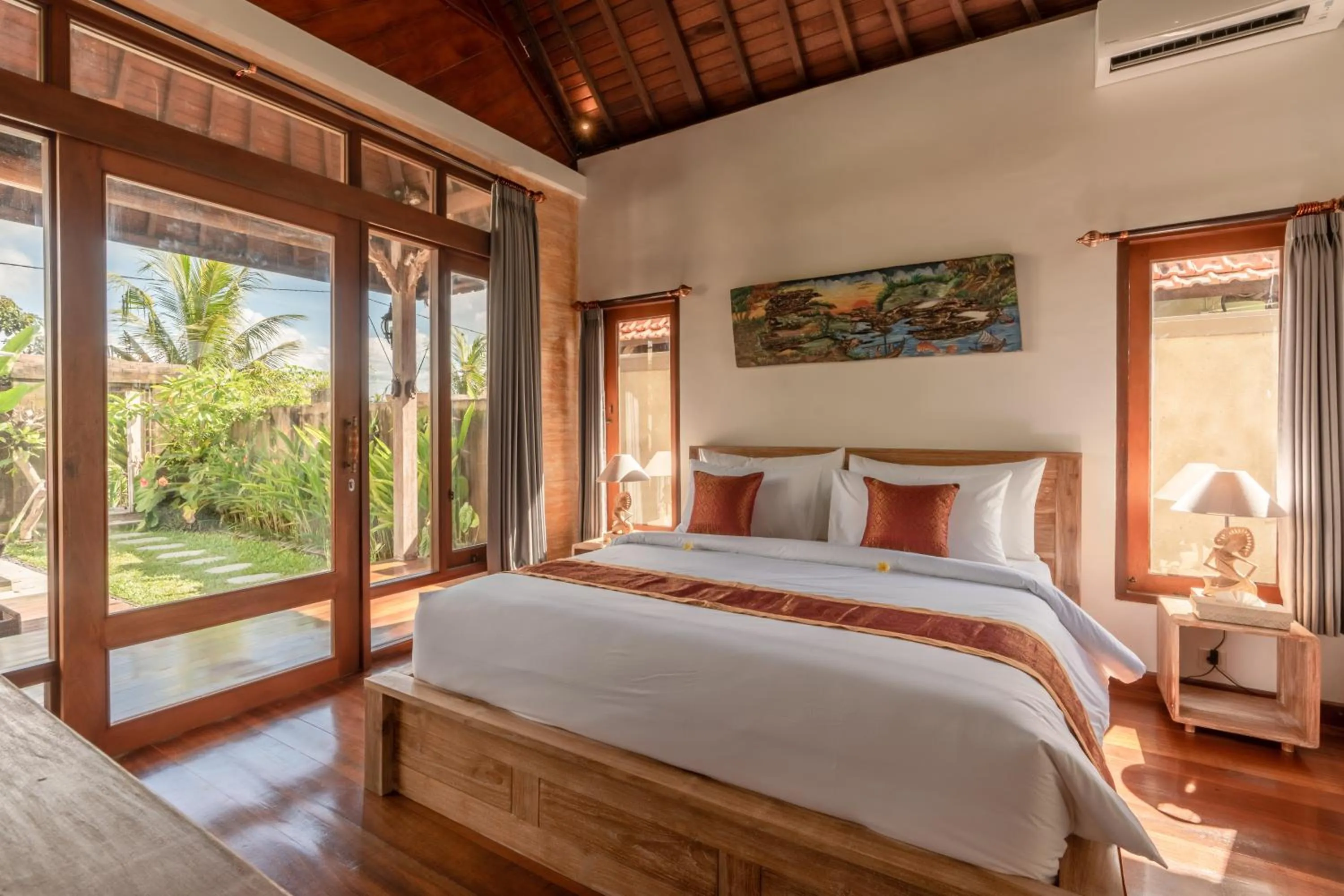 Bed in Sridewi Villas Ubud