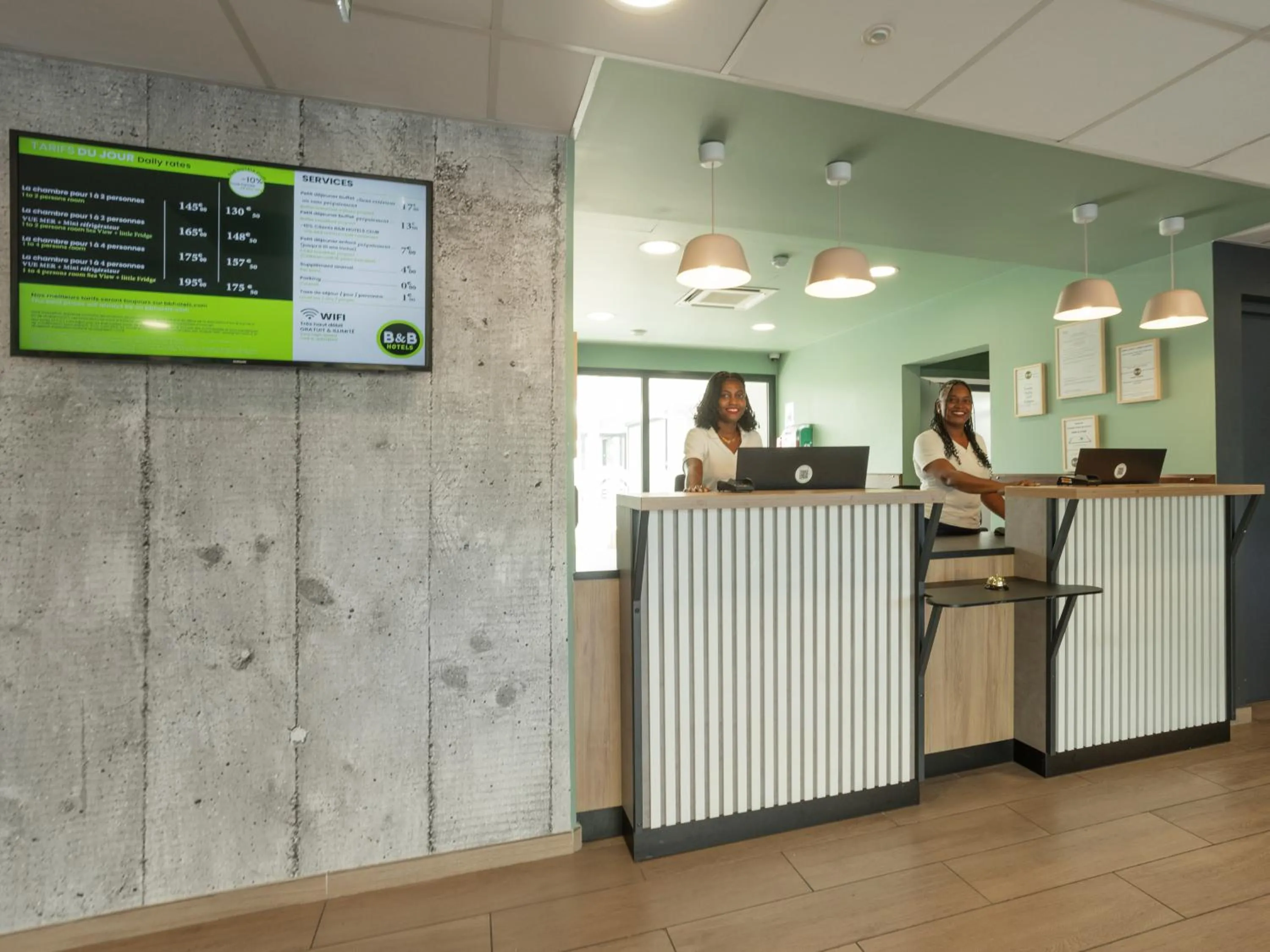 Staff in B&B HOTEL Fort-de-France