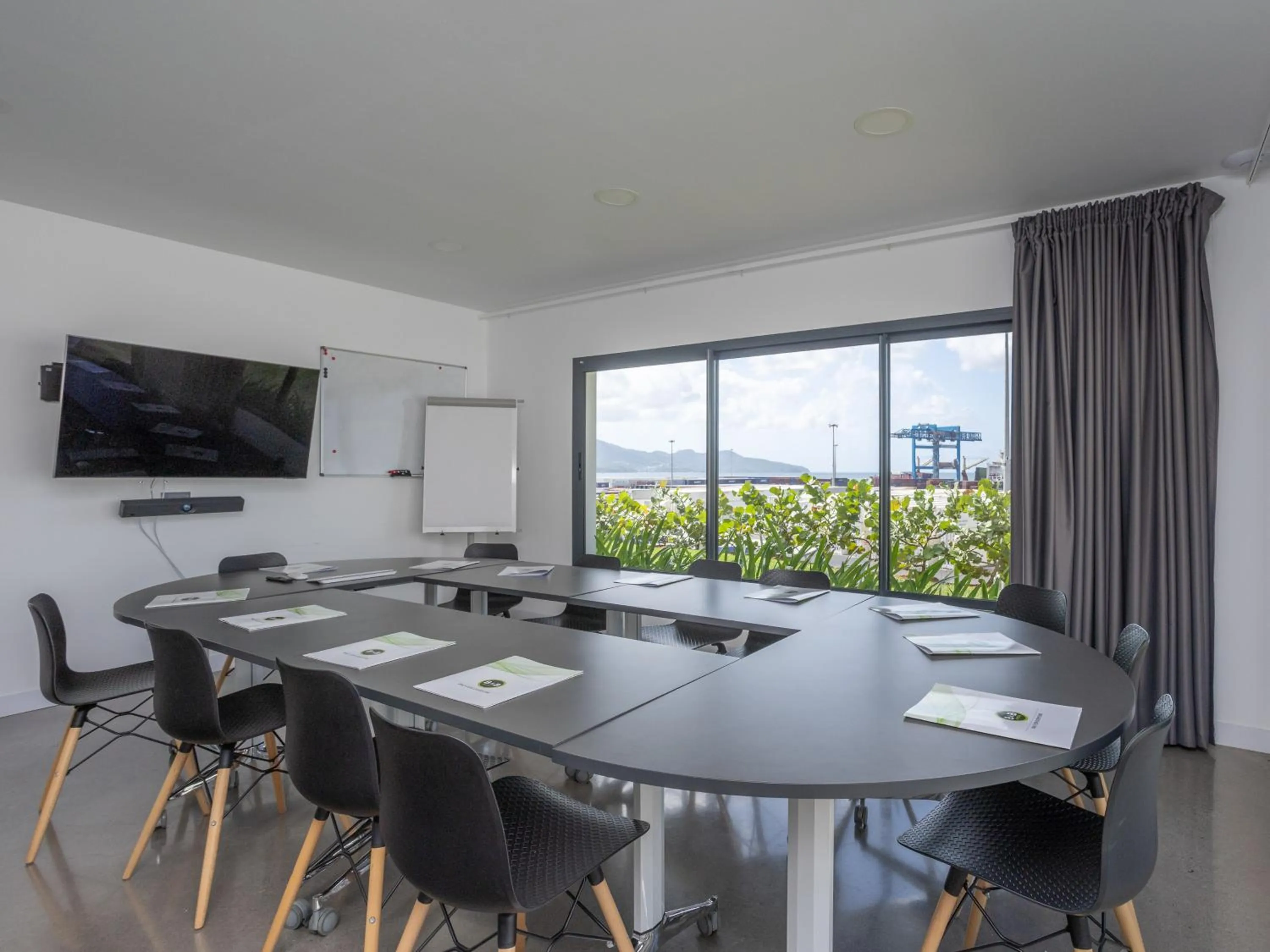 Seating area in B&B HOTEL Fort-de-France
