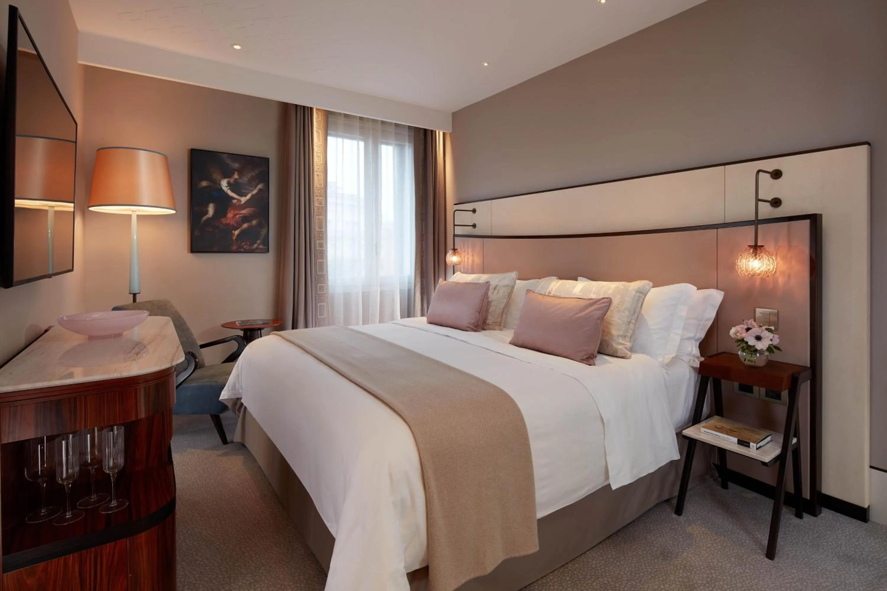 Photo of the whole room, Bed in The St. Regis Venice