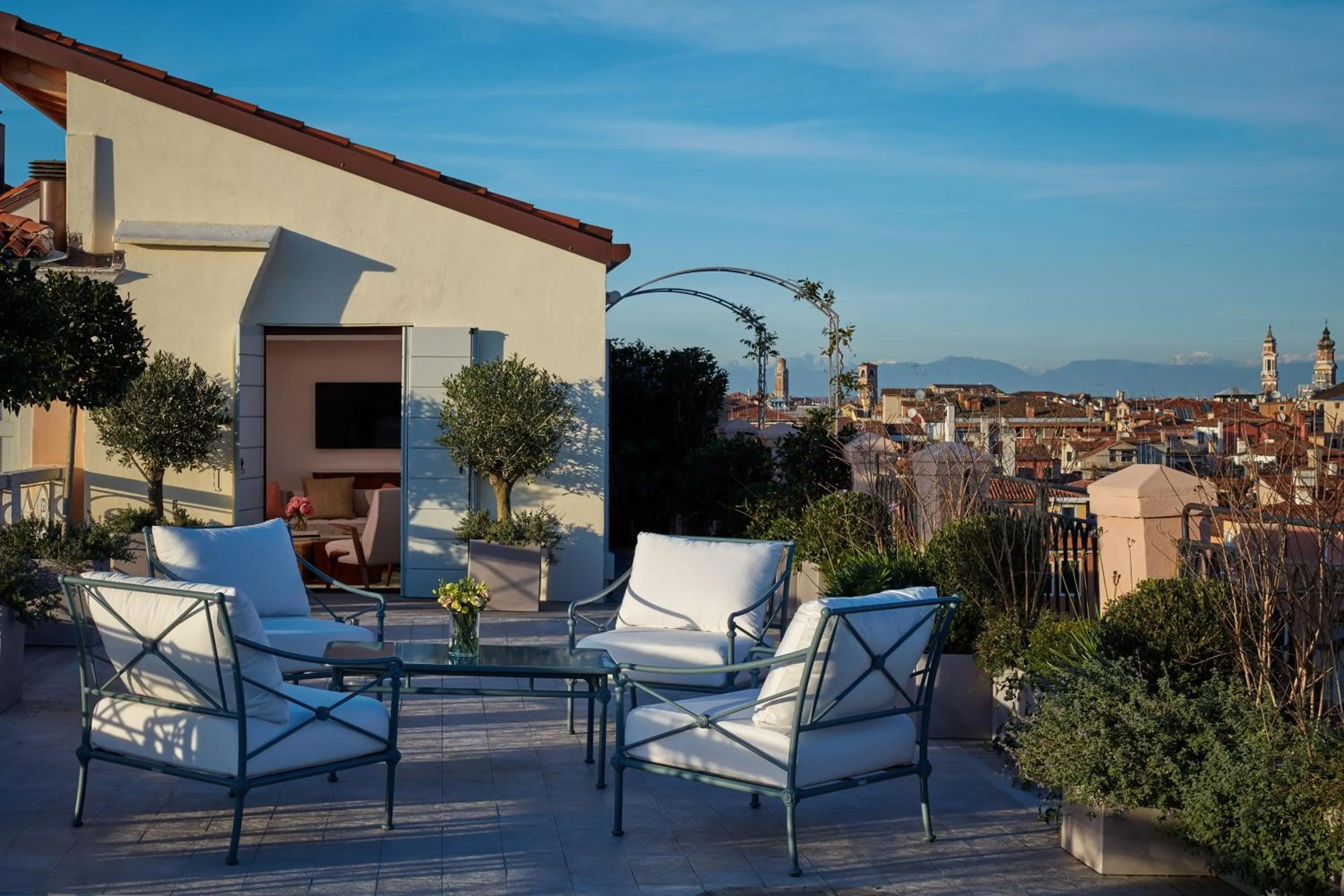 Photo of the whole room in The St. Regis Venice