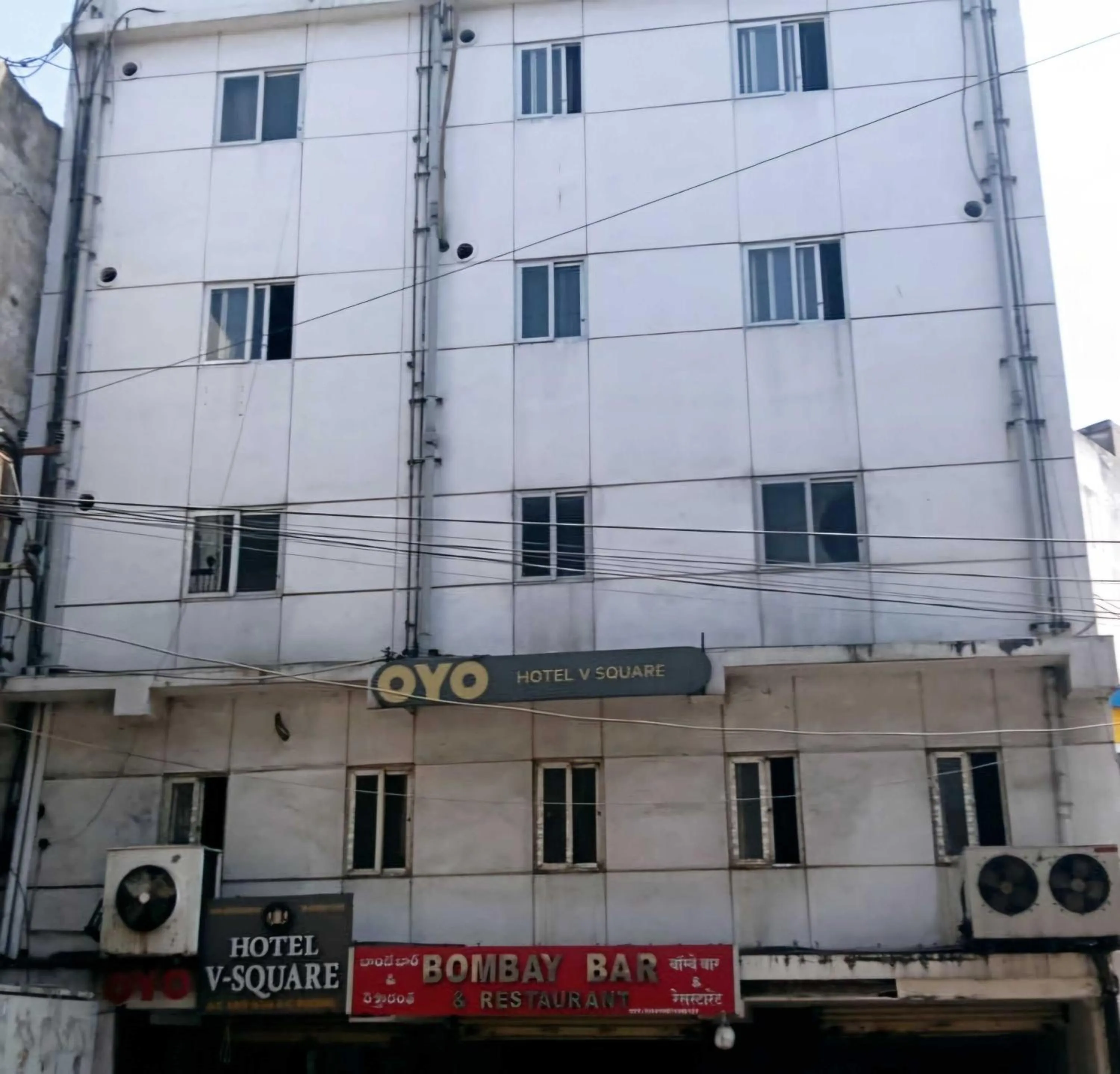 Facade/entrance in Hotel O by OYO V Square