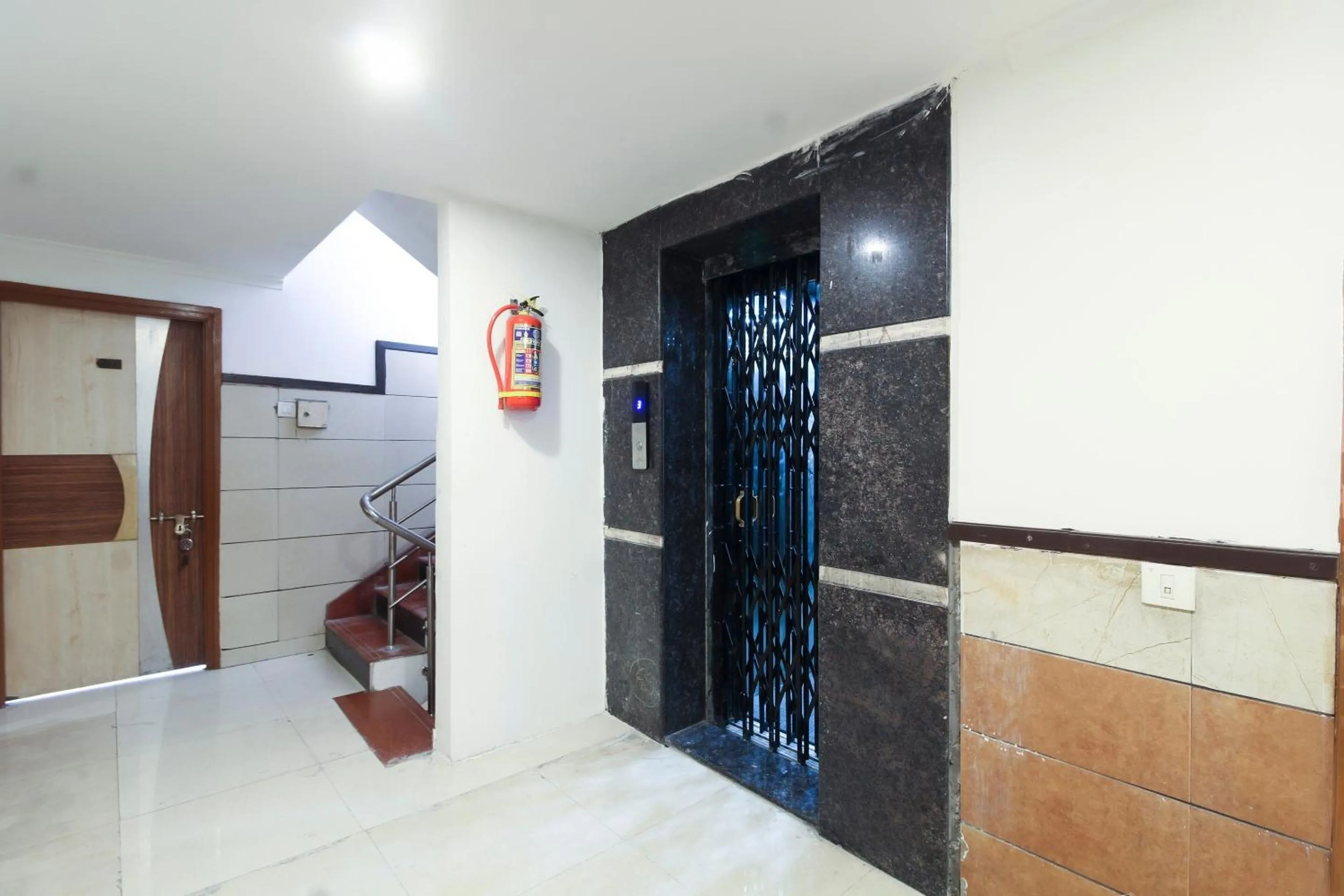 Lobby or reception in Hotel O by OYO V Square