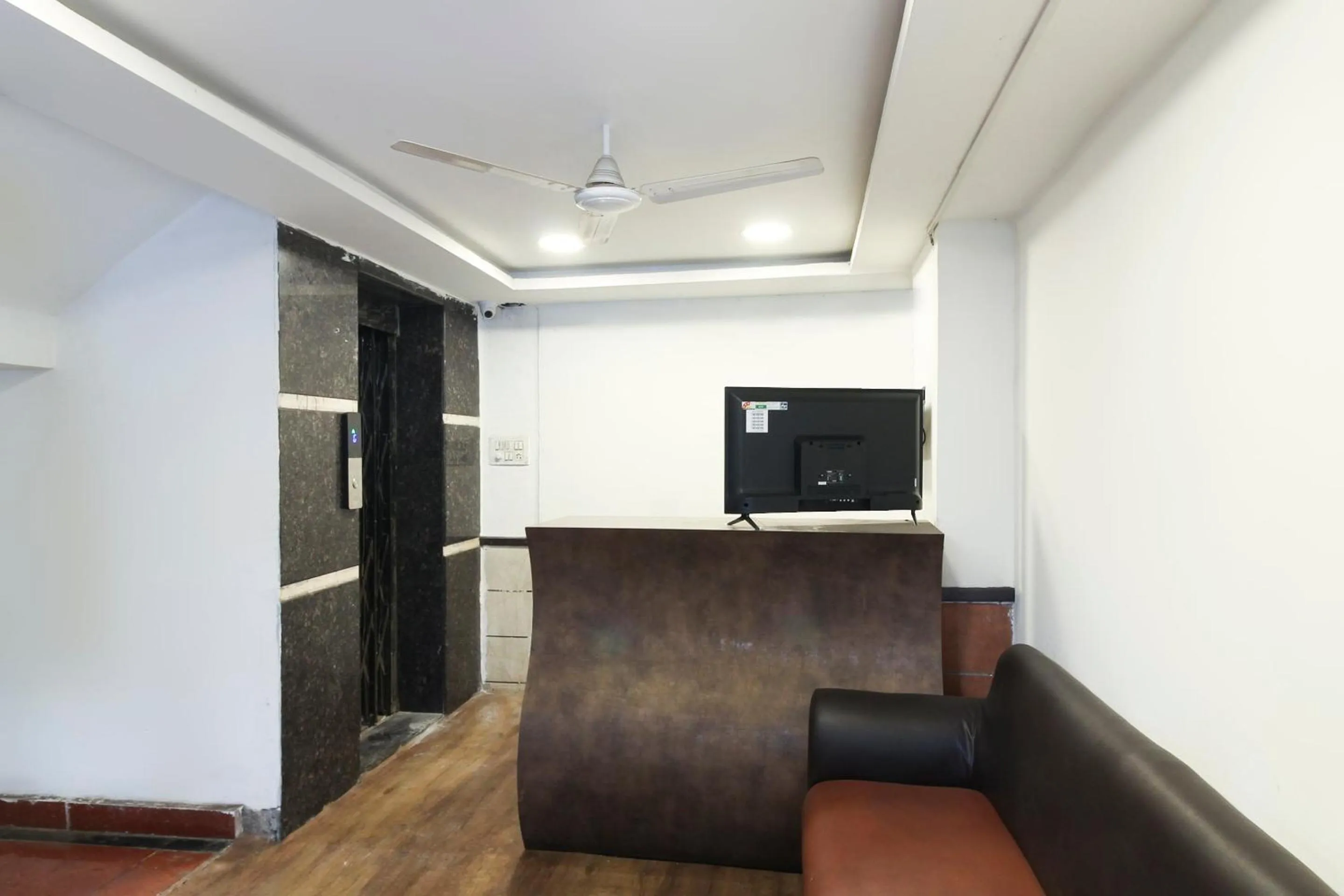 Lobby or reception in Hotel O by OYO V Square