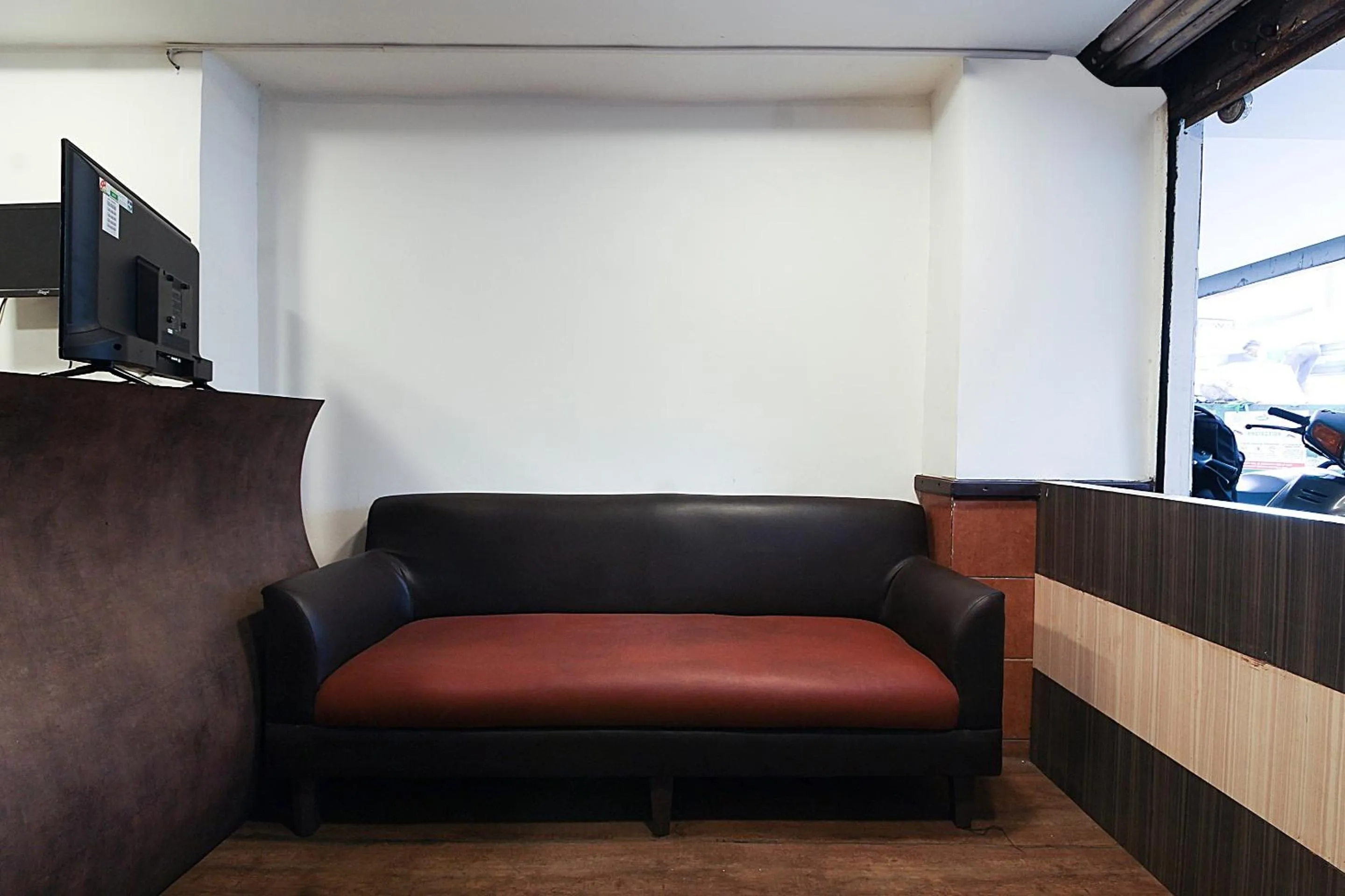 Lobby or reception in Hotel O by OYO V Square