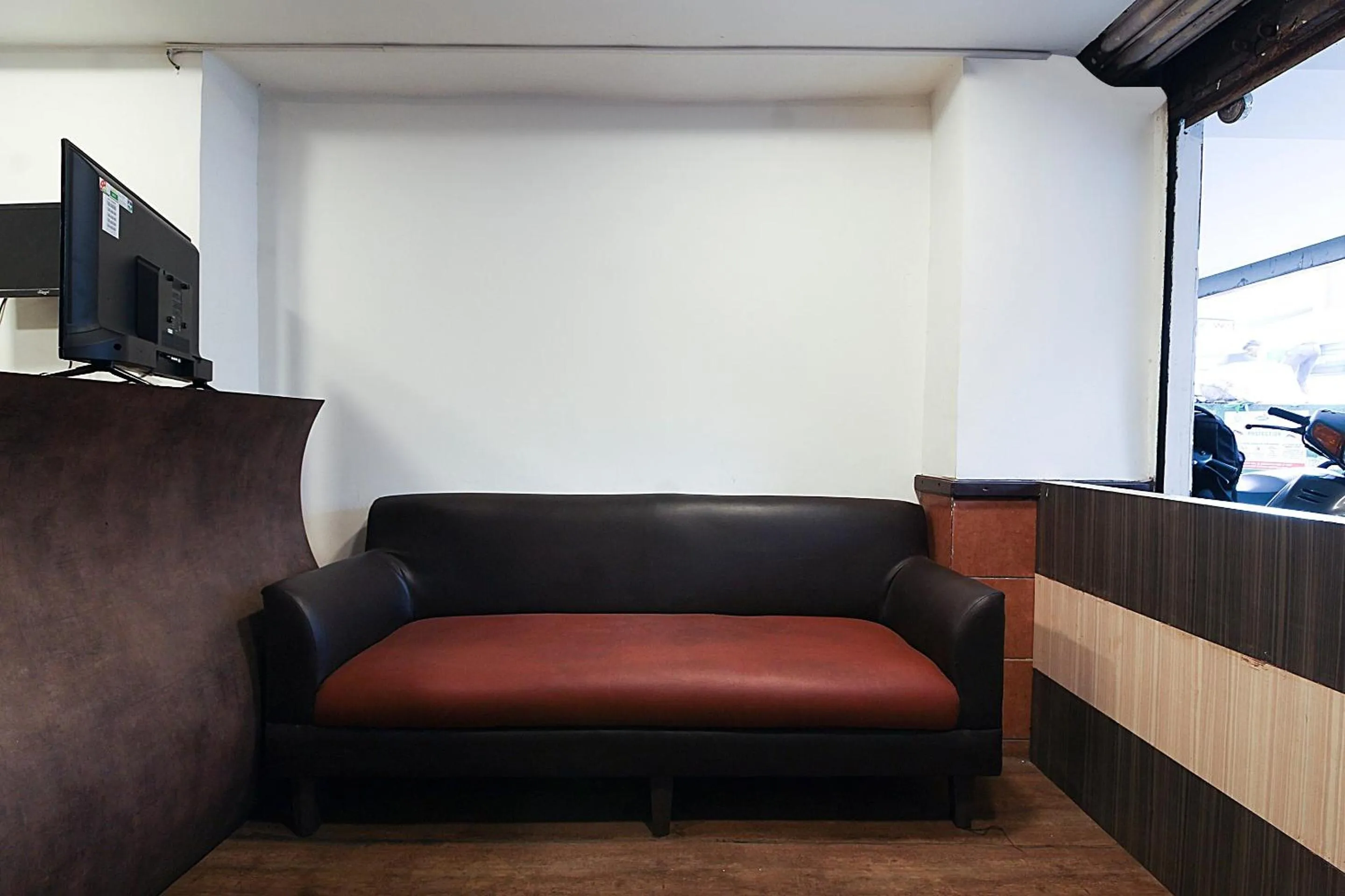 Lobby or reception in Hotel O by OYO V Square