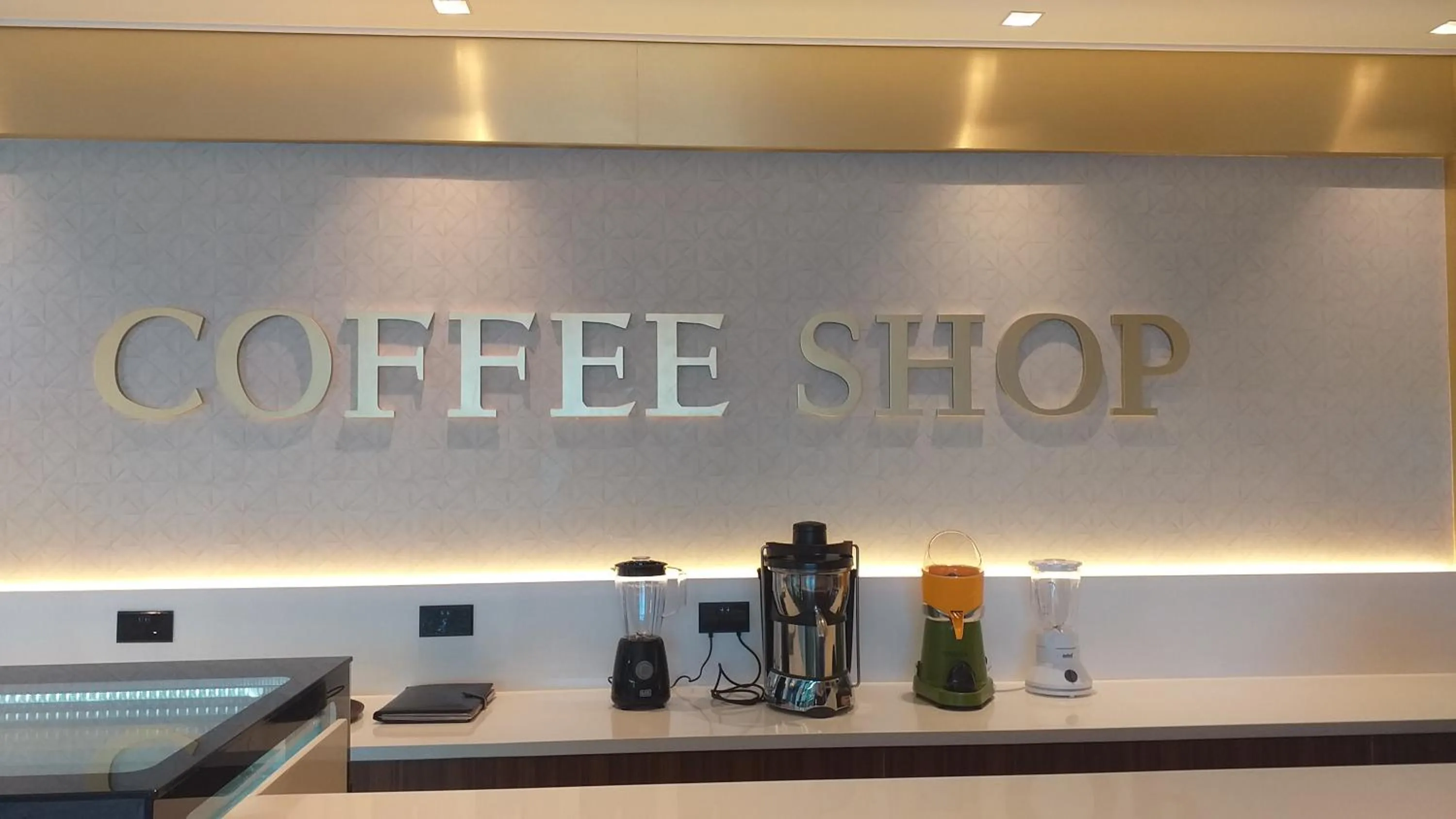 Coffee/tea facilities in AL HAYAT HOTEL