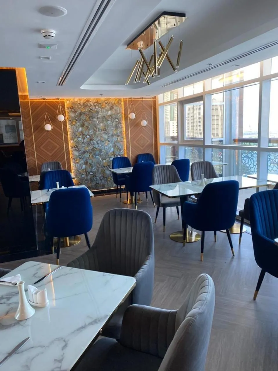 Restaurant/places to eat in AL HAYAT HOTEL