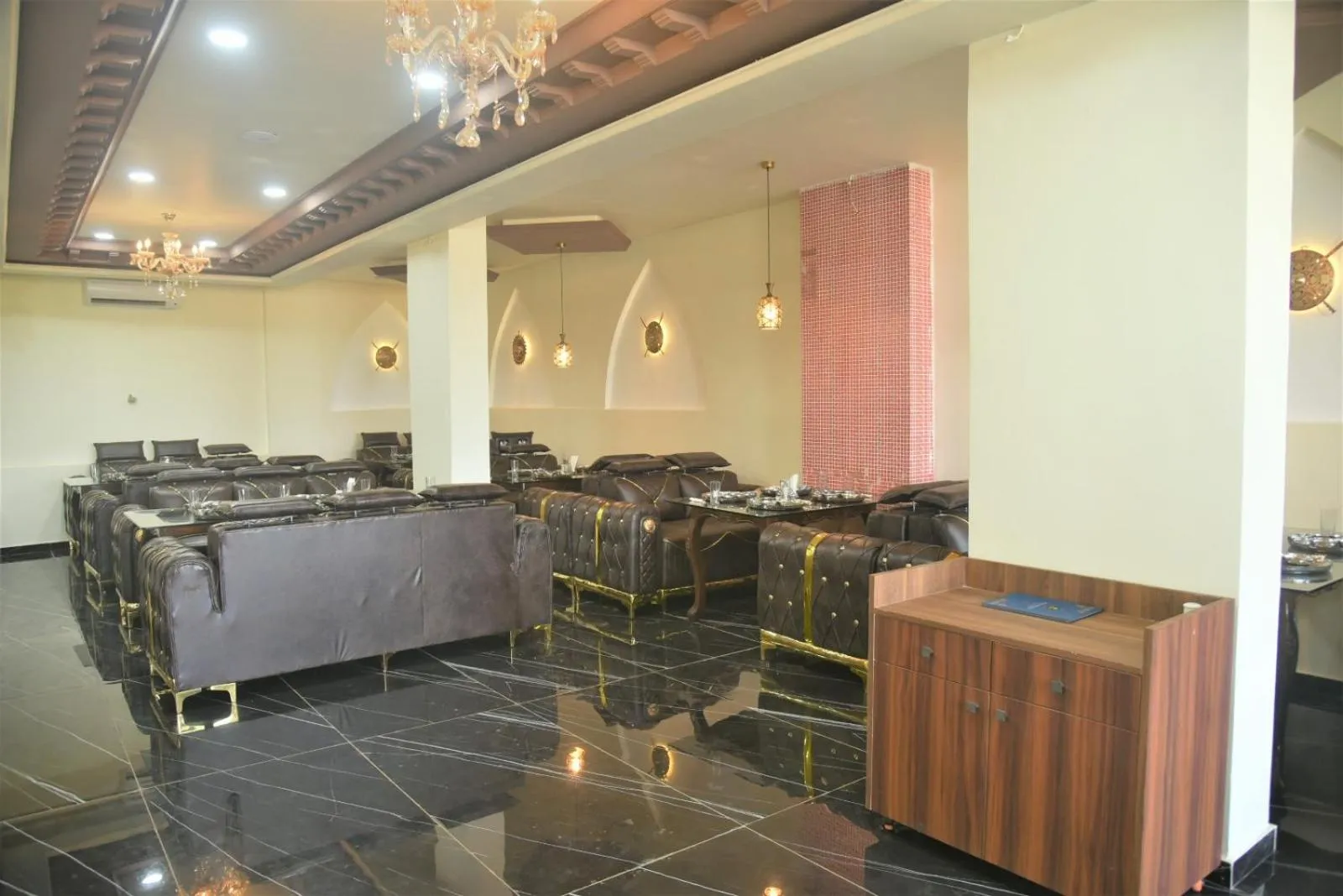 Restaurant/places to eat in Hotel Jurkis, Kolhapur