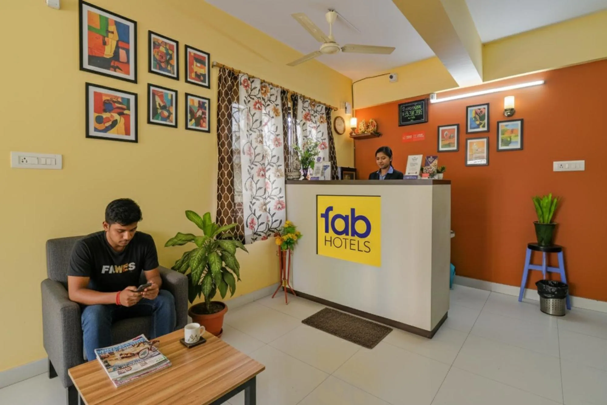 Lobby or reception in FabHotel New kolkata Residency Inn - Nr Axis Mall