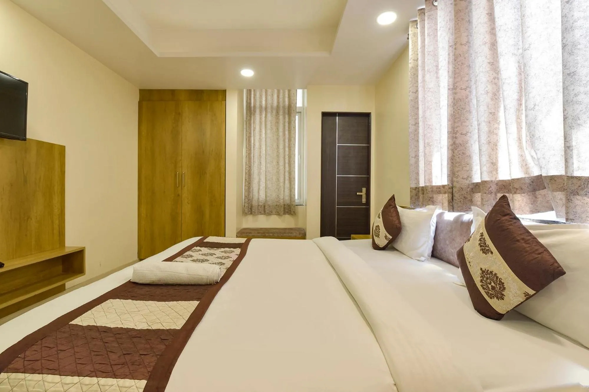 Bed in FabHotel Pink City - World Trade Park