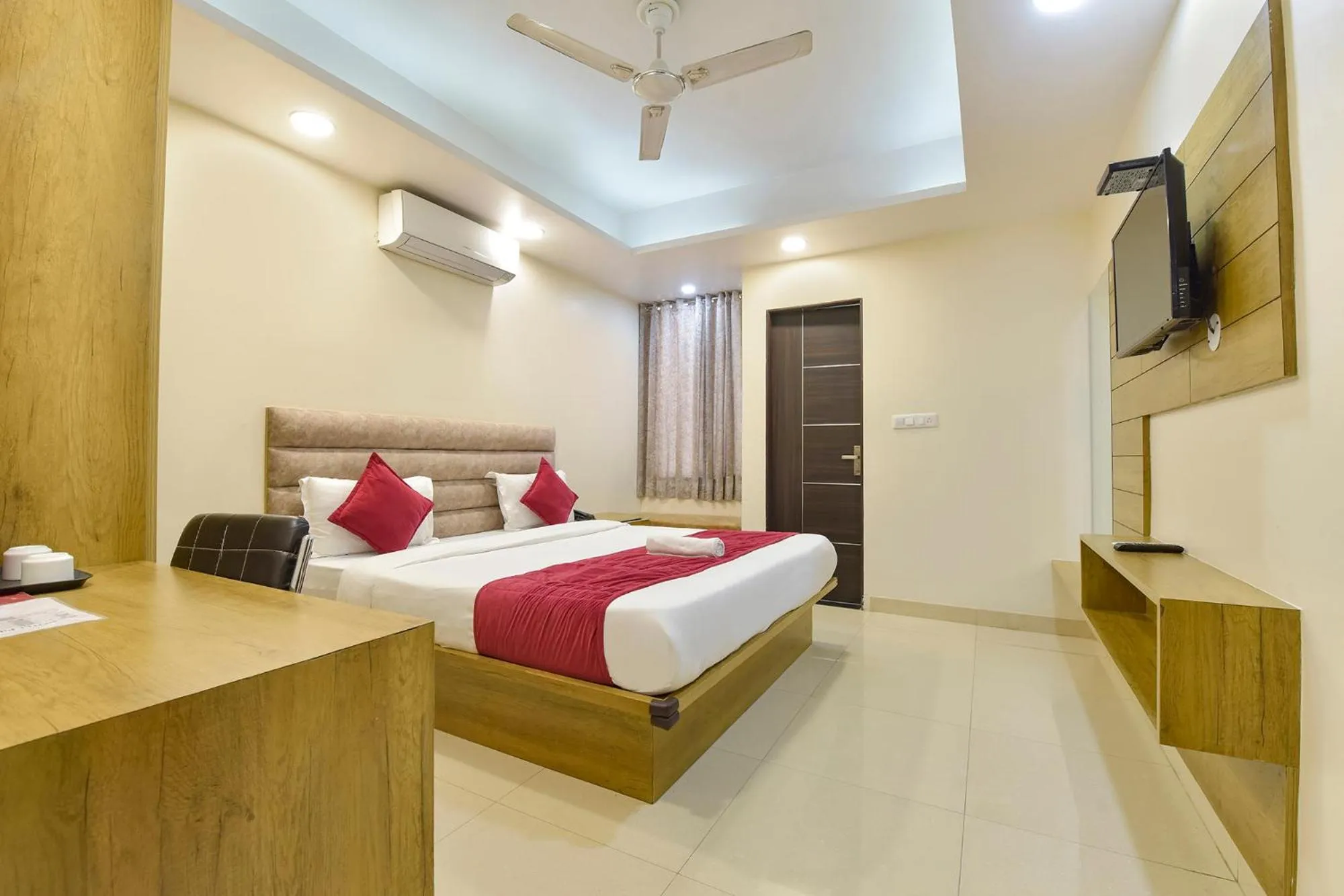 Bed in FabHotel Pink City - World Trade Park